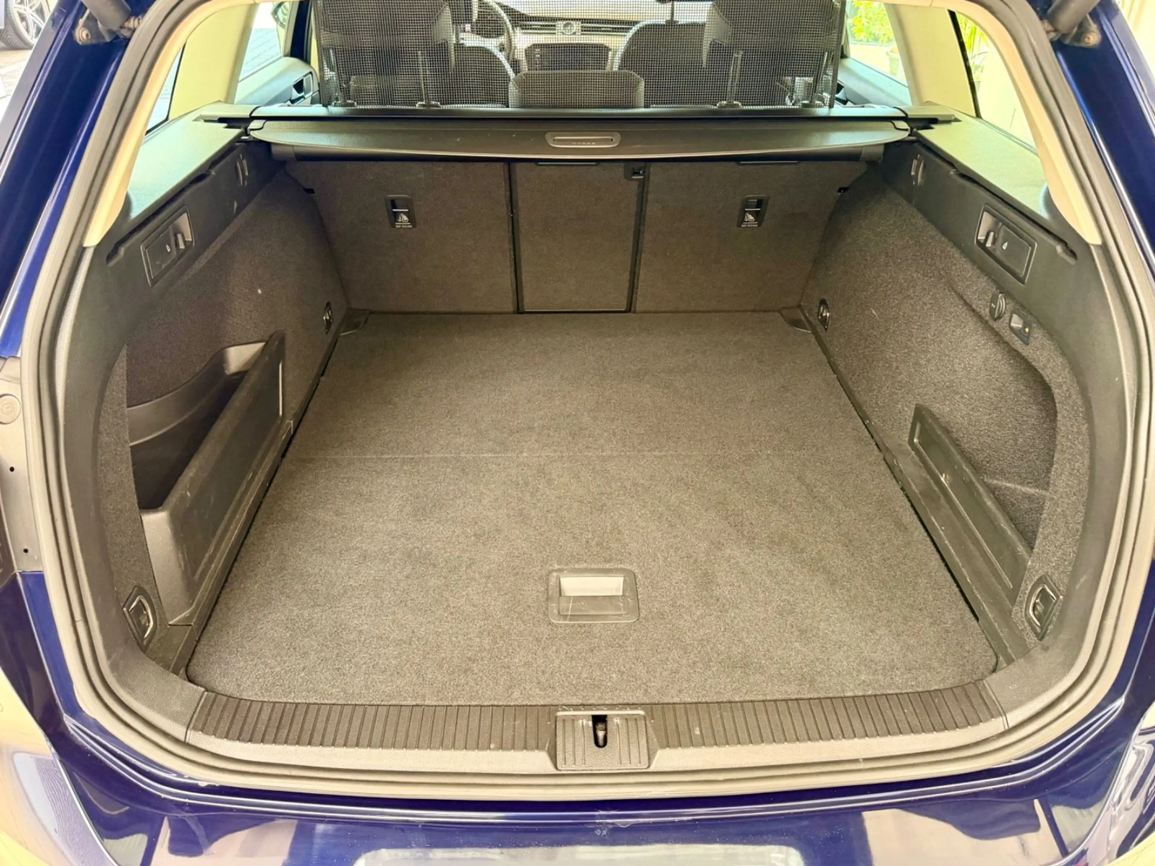 Volkswagen Passat Variant 1,4 GTE — photo 14