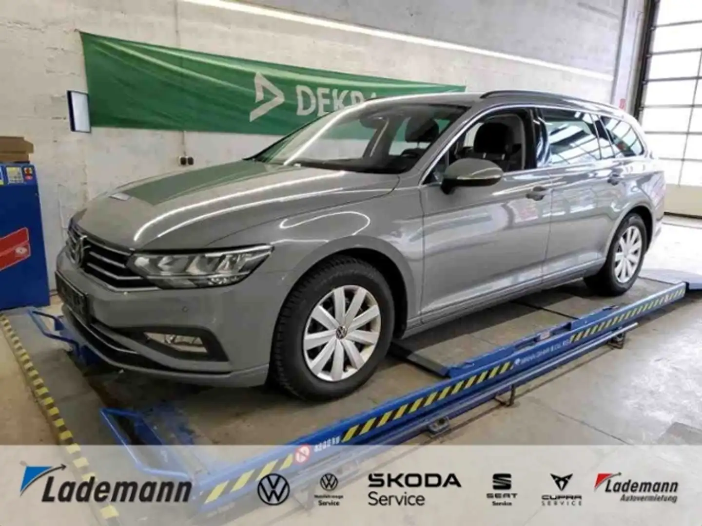 Volkswagen Passat Variant 2.0 TDI DSG KAMERA+LED+NAVI.+ACC+ Grau - 1