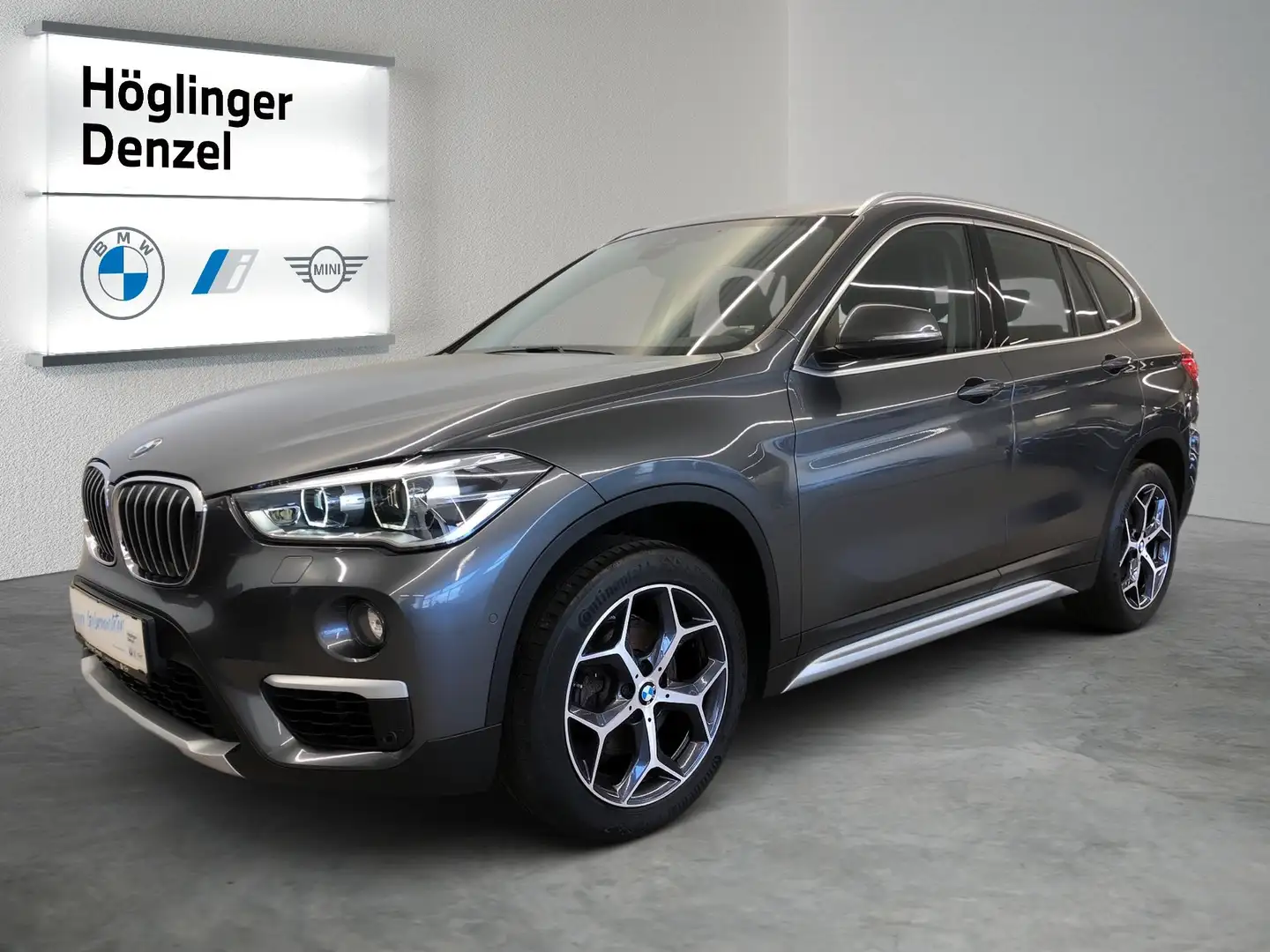 BMW X1 xDrive18d Grau - 2
