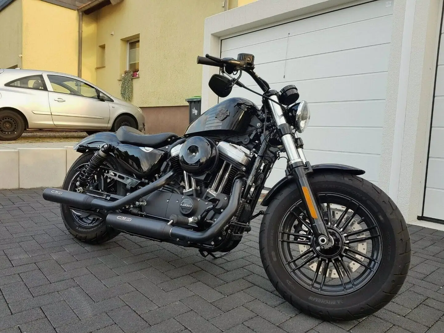Harley-Davidson Sportster Forty-Eight Schwarz - 1