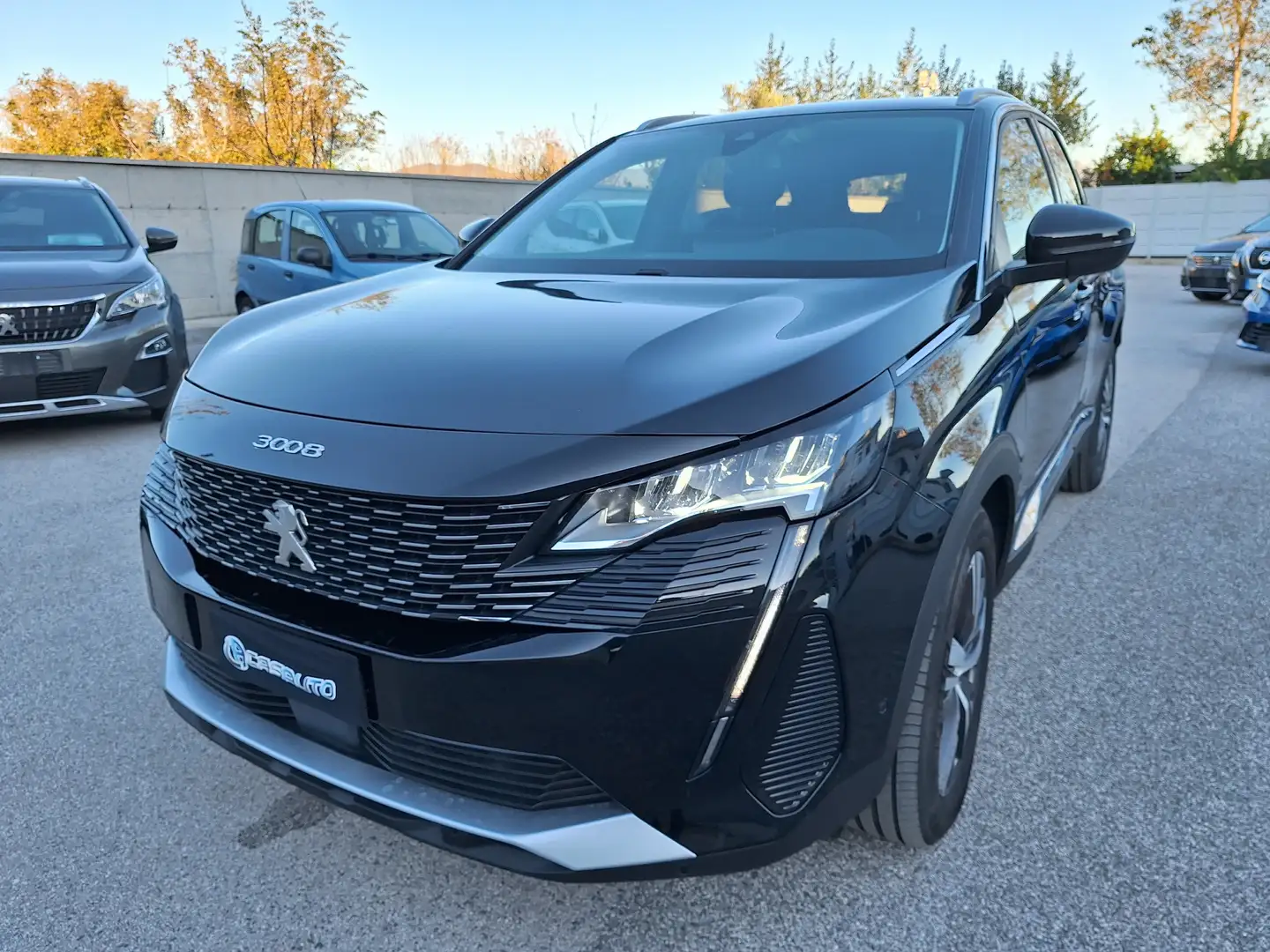 Peugeot 3008 ALLURE PACK 1.5 hdi 130cv EAT8 NAV+RETROCAM. Noir - 1