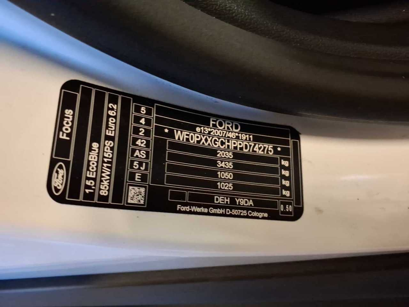 Ford Focus 1.5 EcoBlue Titanium AHK SpoSi Key — photo 14