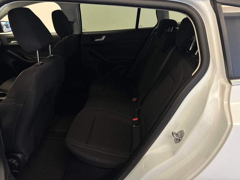 Ford Focus 1.5 EcoBlue Titanium AHK SpoSi Key — photo 11