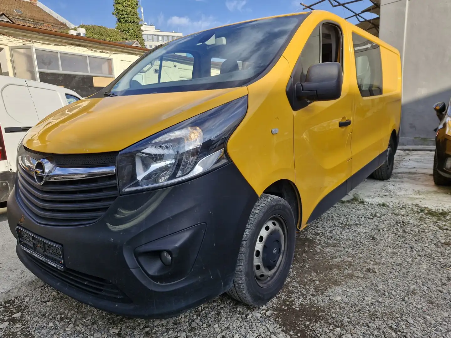Opel Vivaro Doka Kasten L1H1  2,7t Doppelkabine Gelb - 2