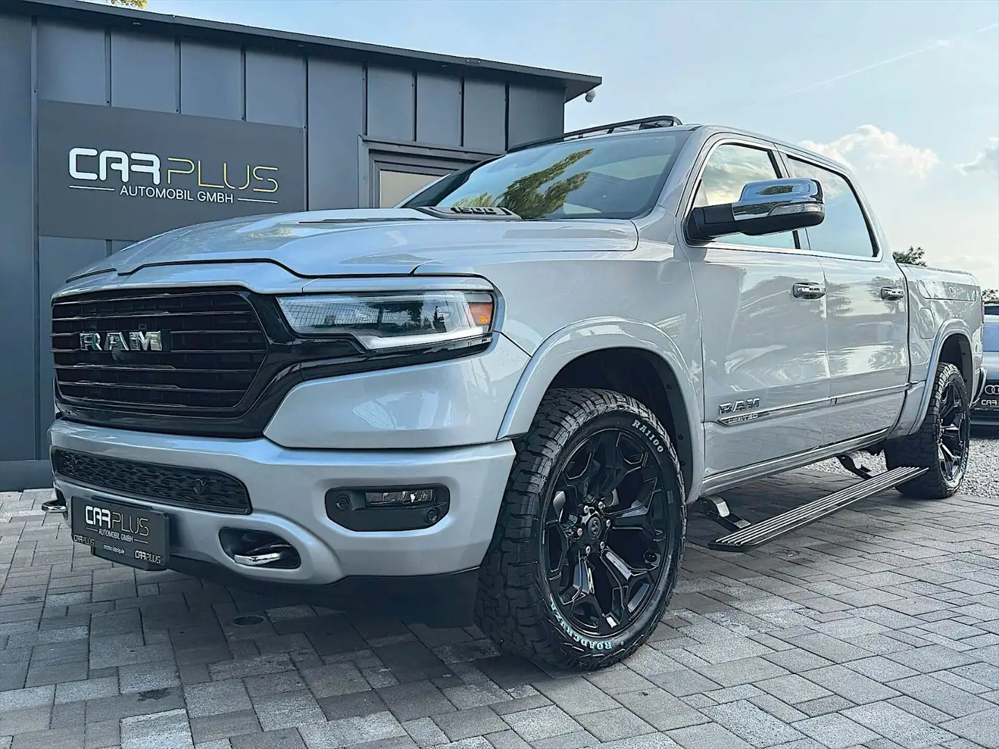 Dodge RAM 5.7 V8 HEMI LIMITED 4x4  *Pano*360*Luft*ACC* Ezüst - 1