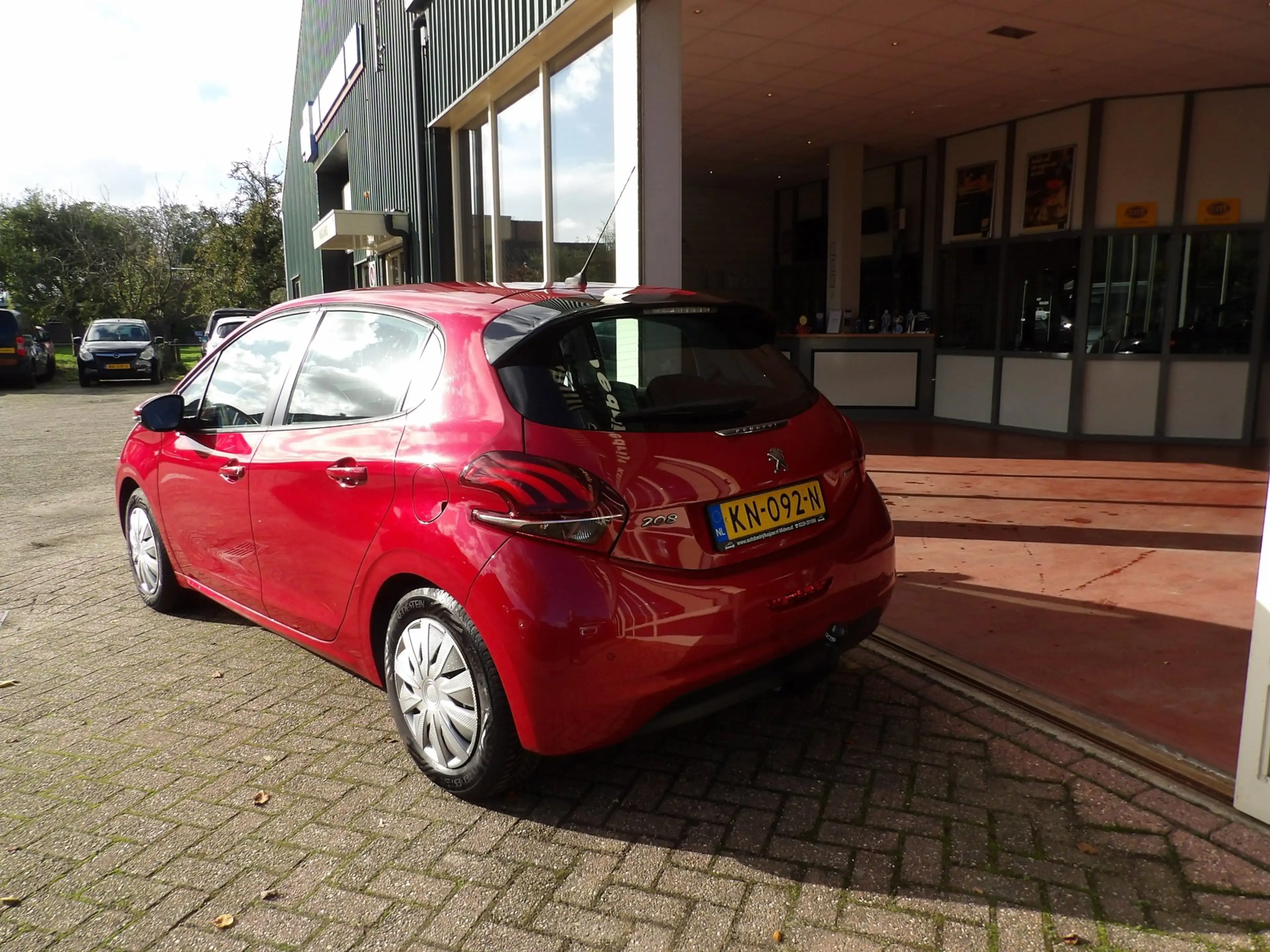 Peugeot 208 1.2 PureTech Blue Lion NAVI-CRUISE-TREKHAAK-BOVAG — photo 4