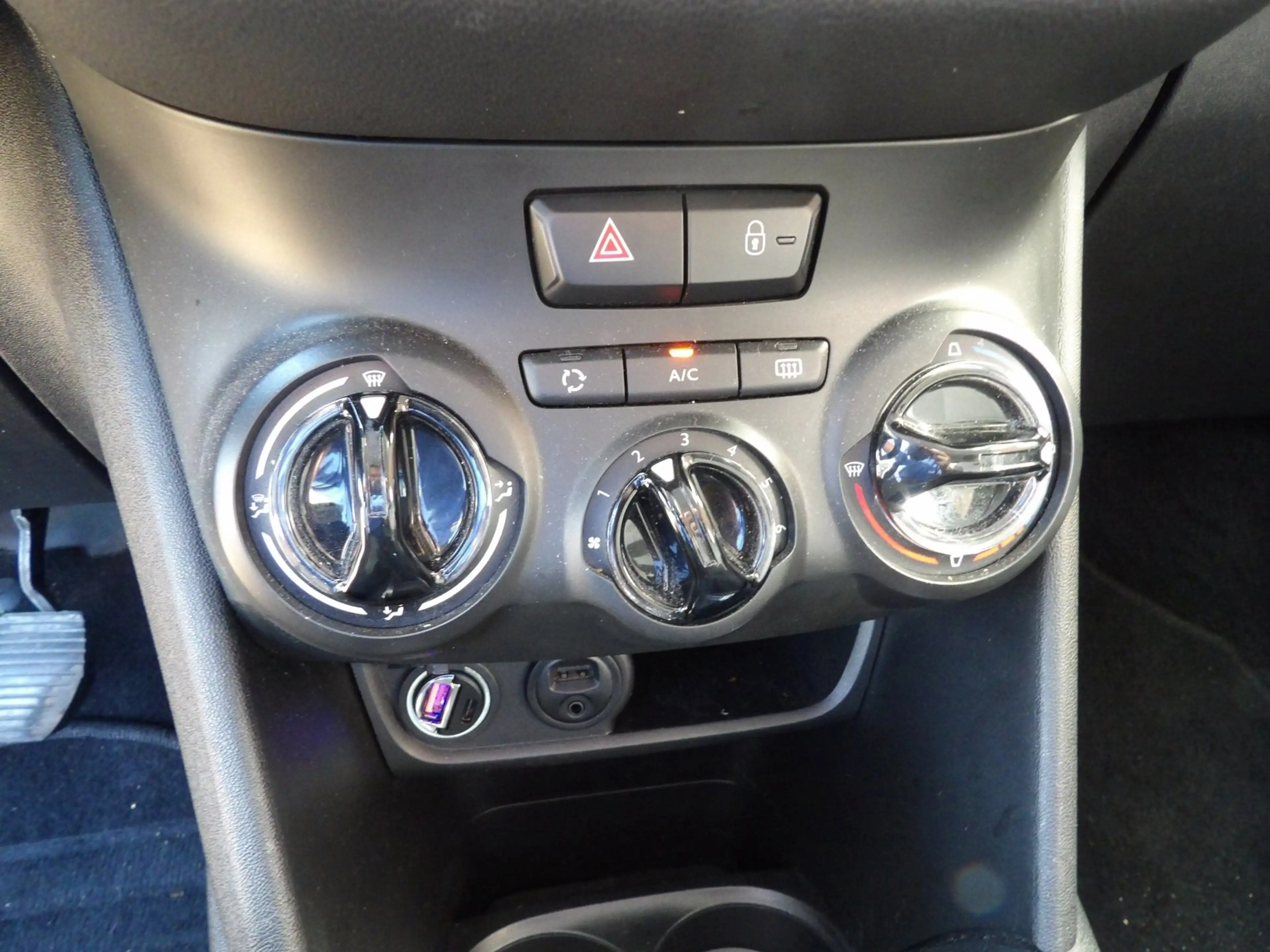Peugeot 208 1.2 PureTech Blue Lion NAVI-CRUISE-TREKHAAK-BOVAG — photo 14
