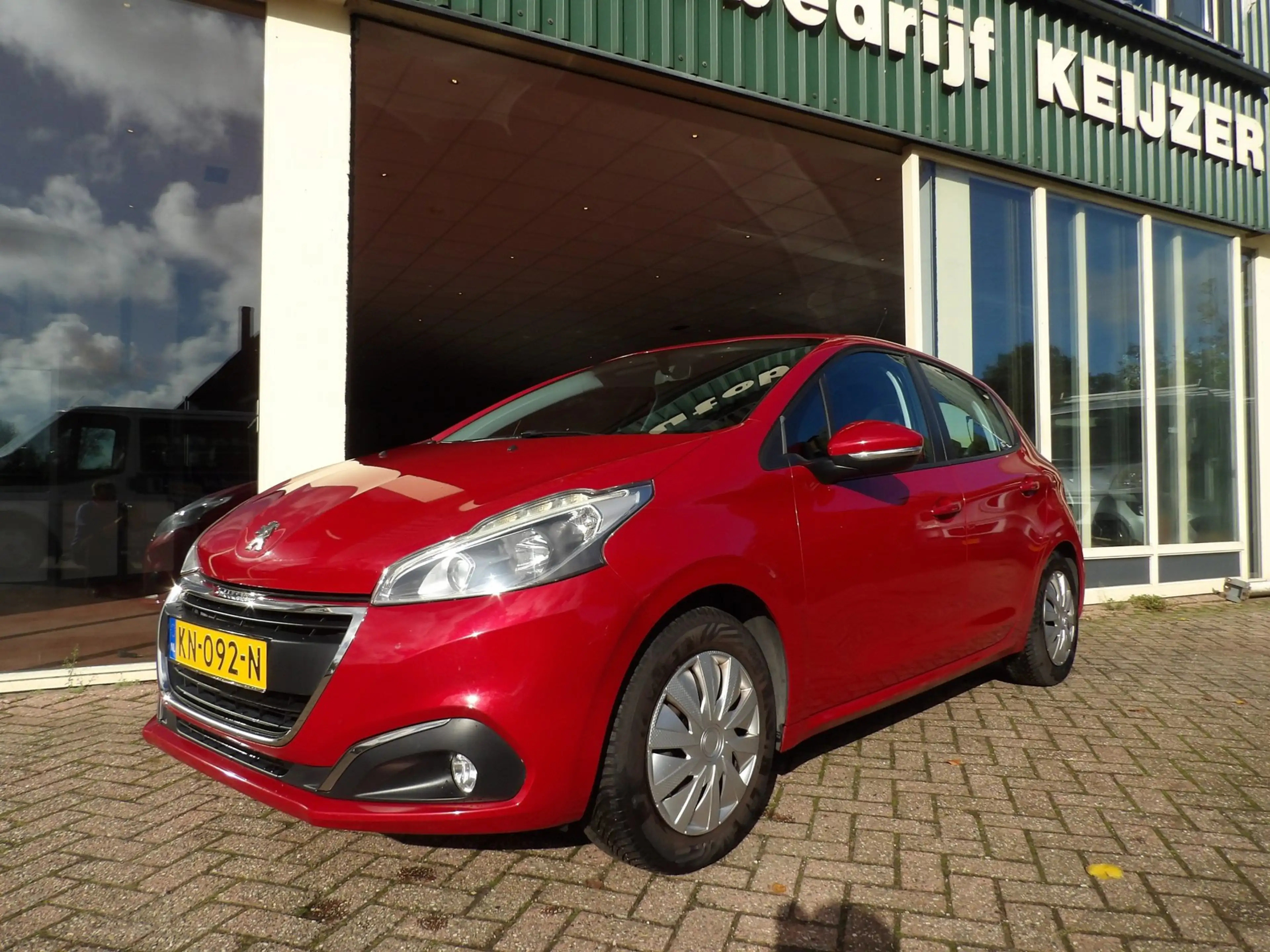 Peugeot 208 1.2 PureTech Blue Lion NAVI-CRUISE-TREKHAAK-BOVAG — photo 2