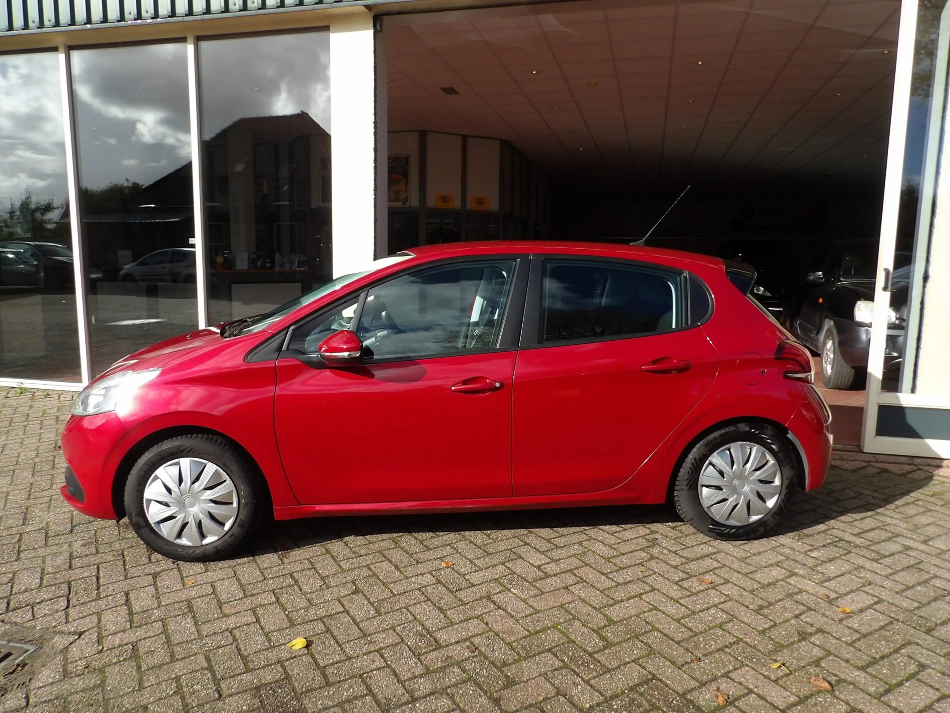 Peugeot 208 1.2 PureTech Blue Lion NAVI-CRUISE-TREKHAAK-BOVAG — photo 3