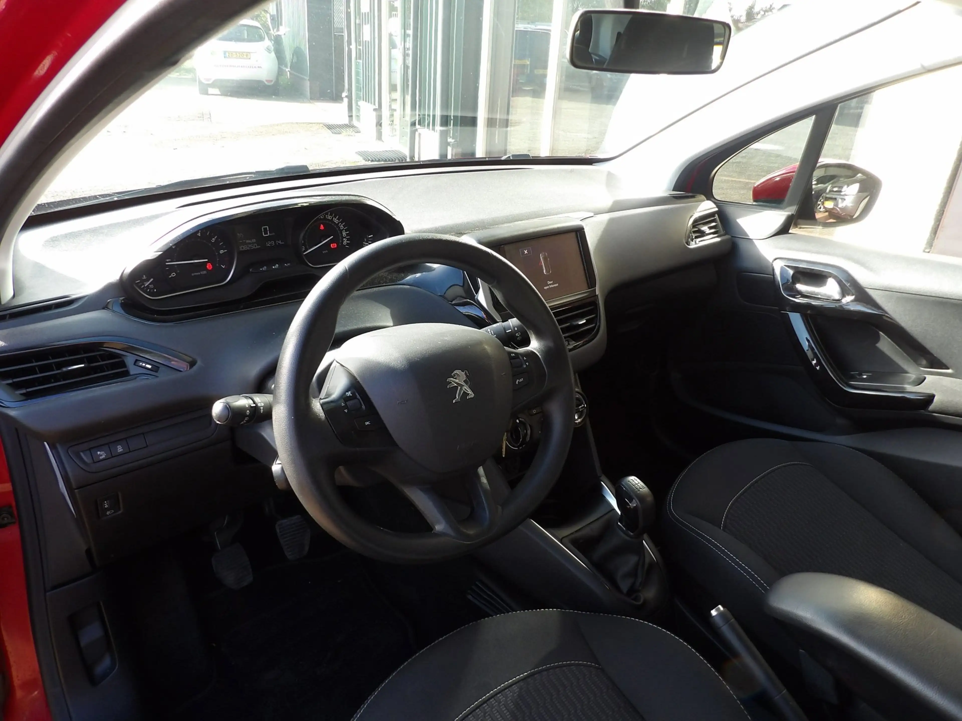 Peugeot 208 1.2 PureTech Blue Lion NAVI-CRUISE-TREKHAAK-BOVAG — photo 12