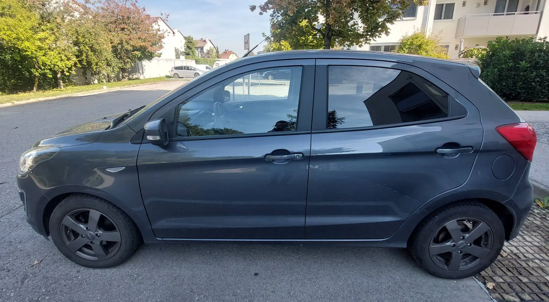 Ford Ka/Ka+ Ka  1,2 Trend Trend Grau - 2