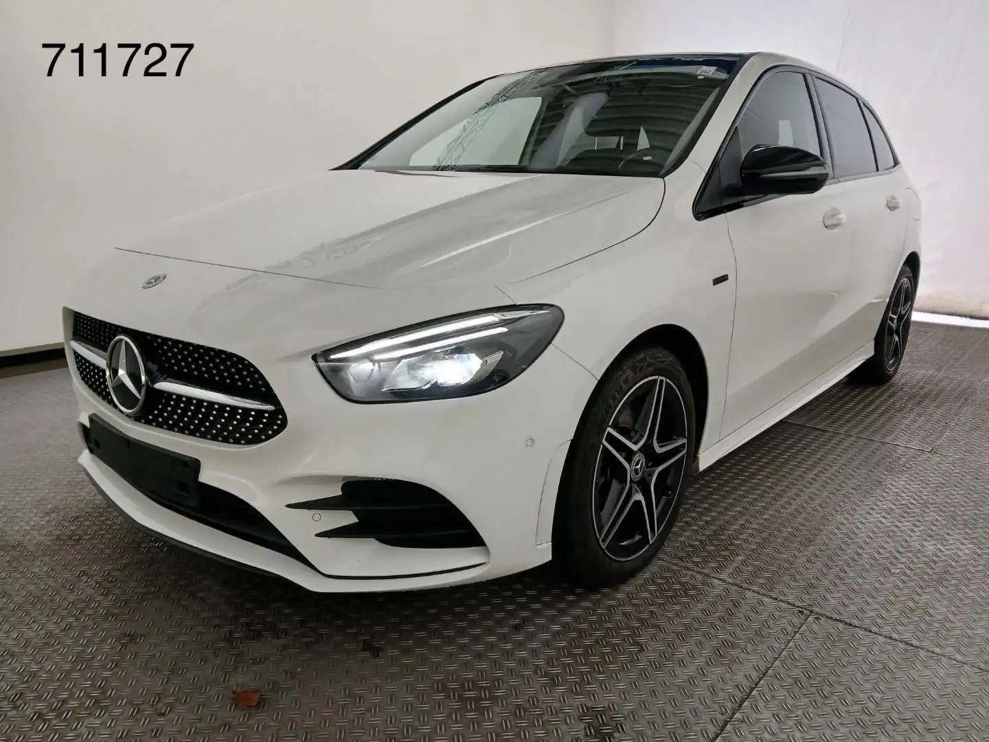 Mercedes-Benz B 250 e 2x AMG Line LED Widescreen Pano NightKam Blanc - 1