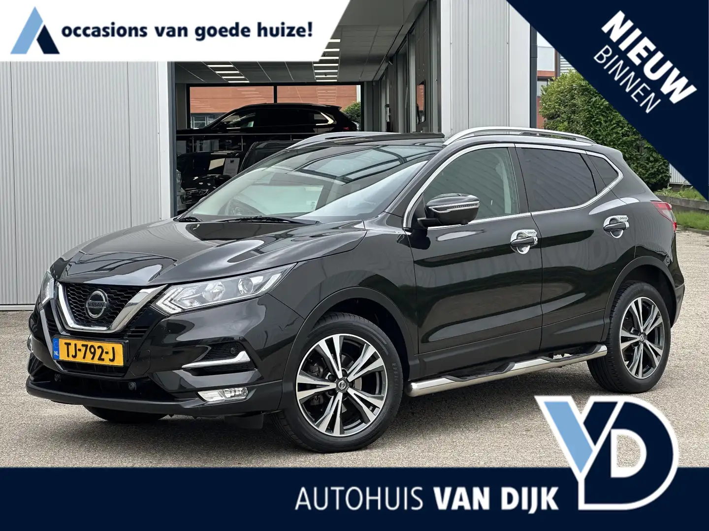 Nissan Qashqai 1.2 N-Connecta | NL-Auto/Pano-Dak/Navi/360° camera Zwart - 1