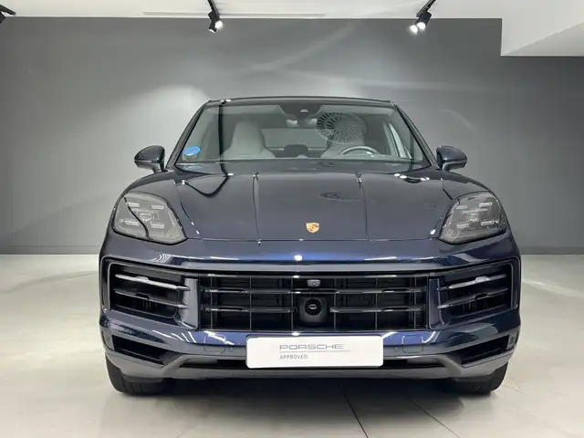 Porsche Cayenne view 8