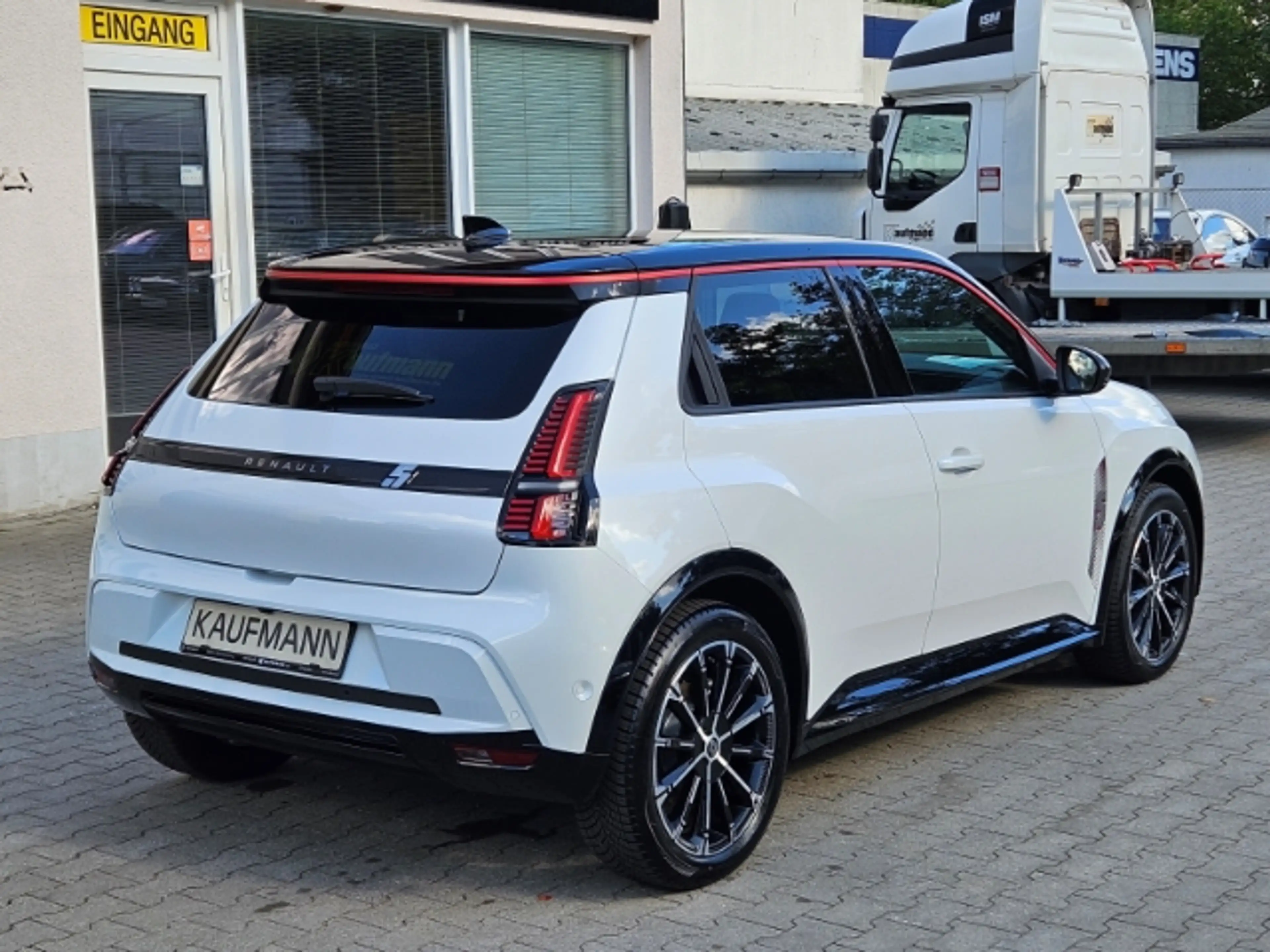 Renault R 5 Electric 120 Urban Range Iconic Five — photo 4