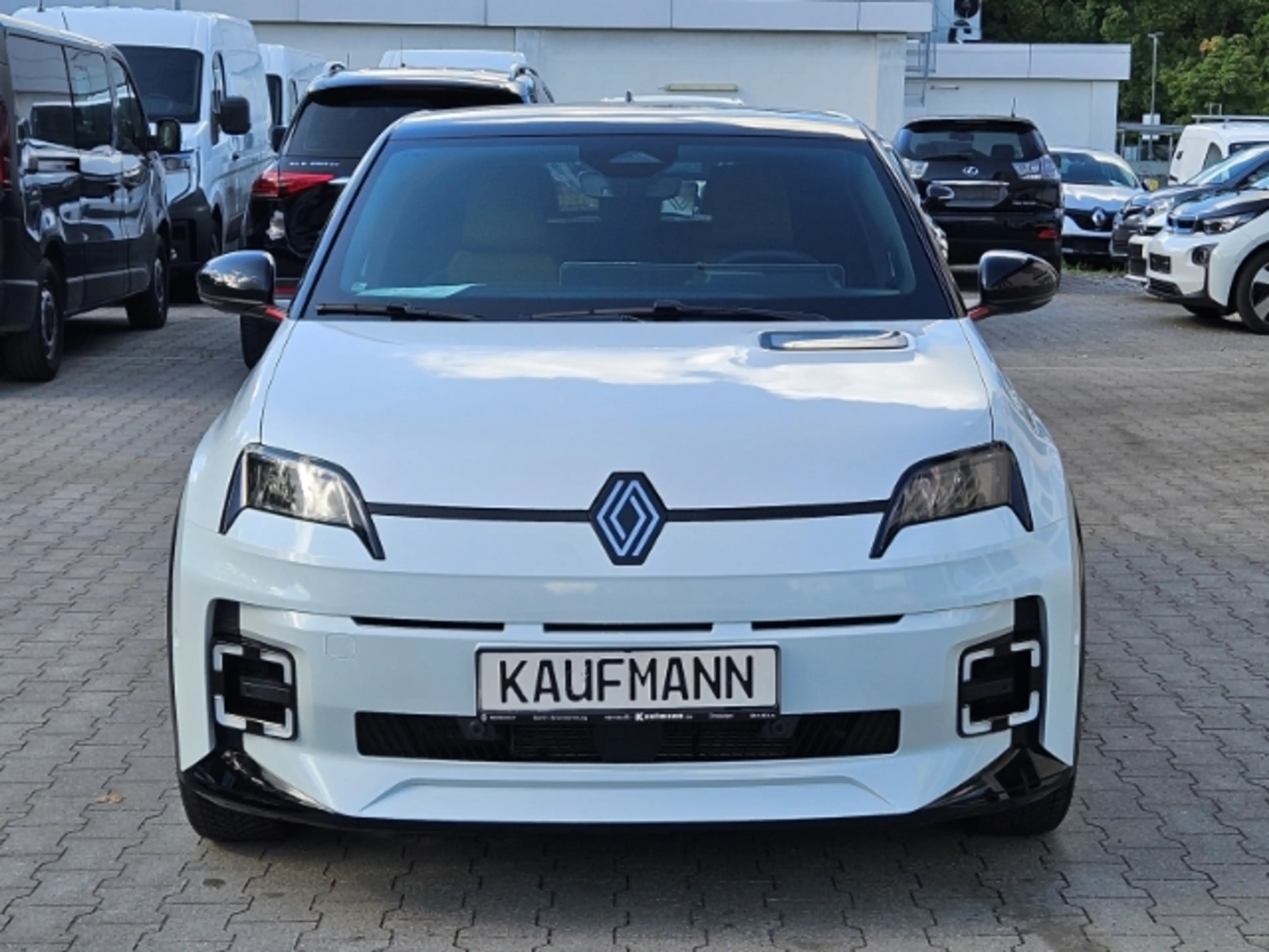 Renault R 5 Electric 120 Urban Range Iconic Five — photo 2