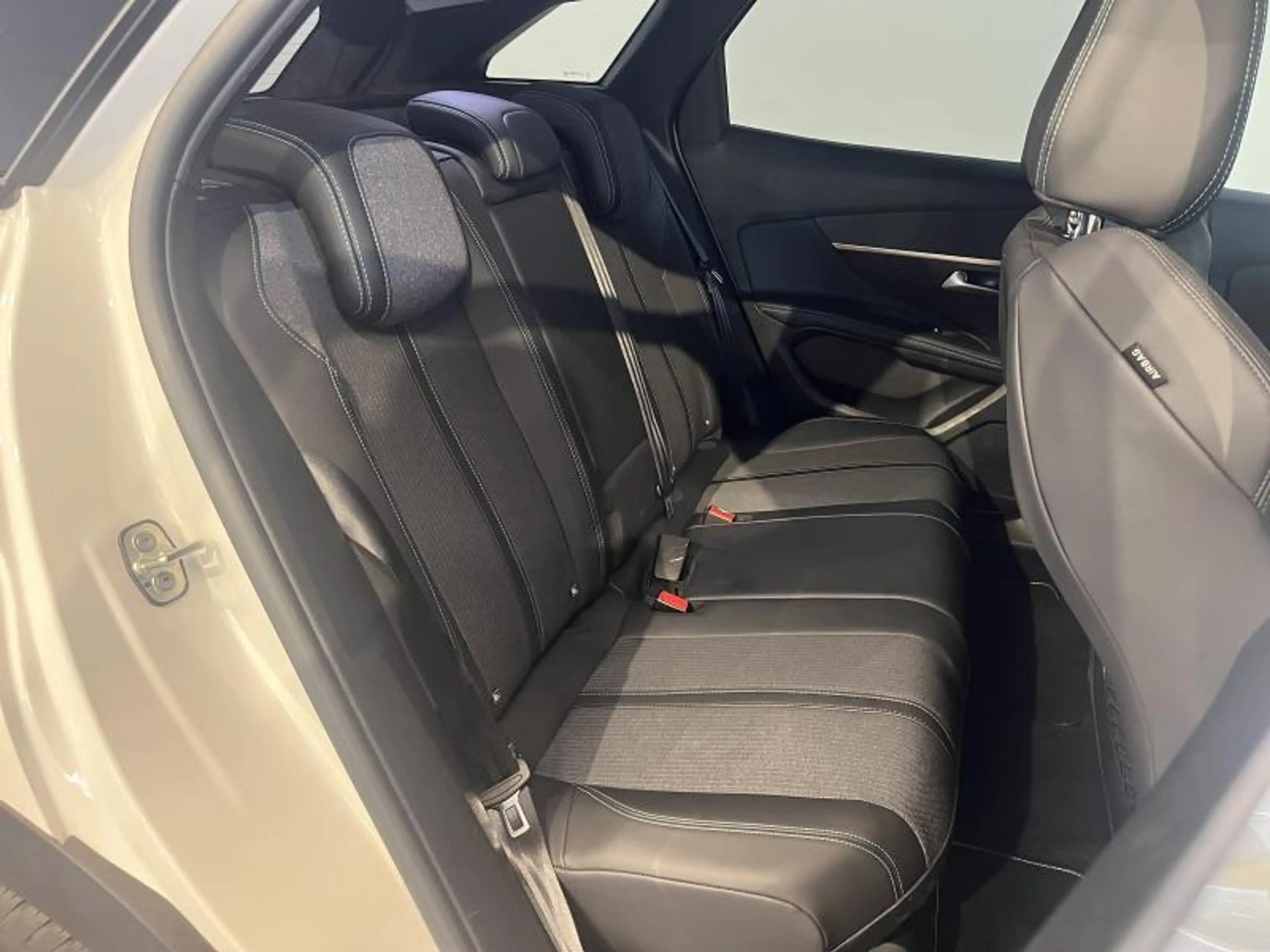 Peugeot 3008 ALLUREPACK — photo 14