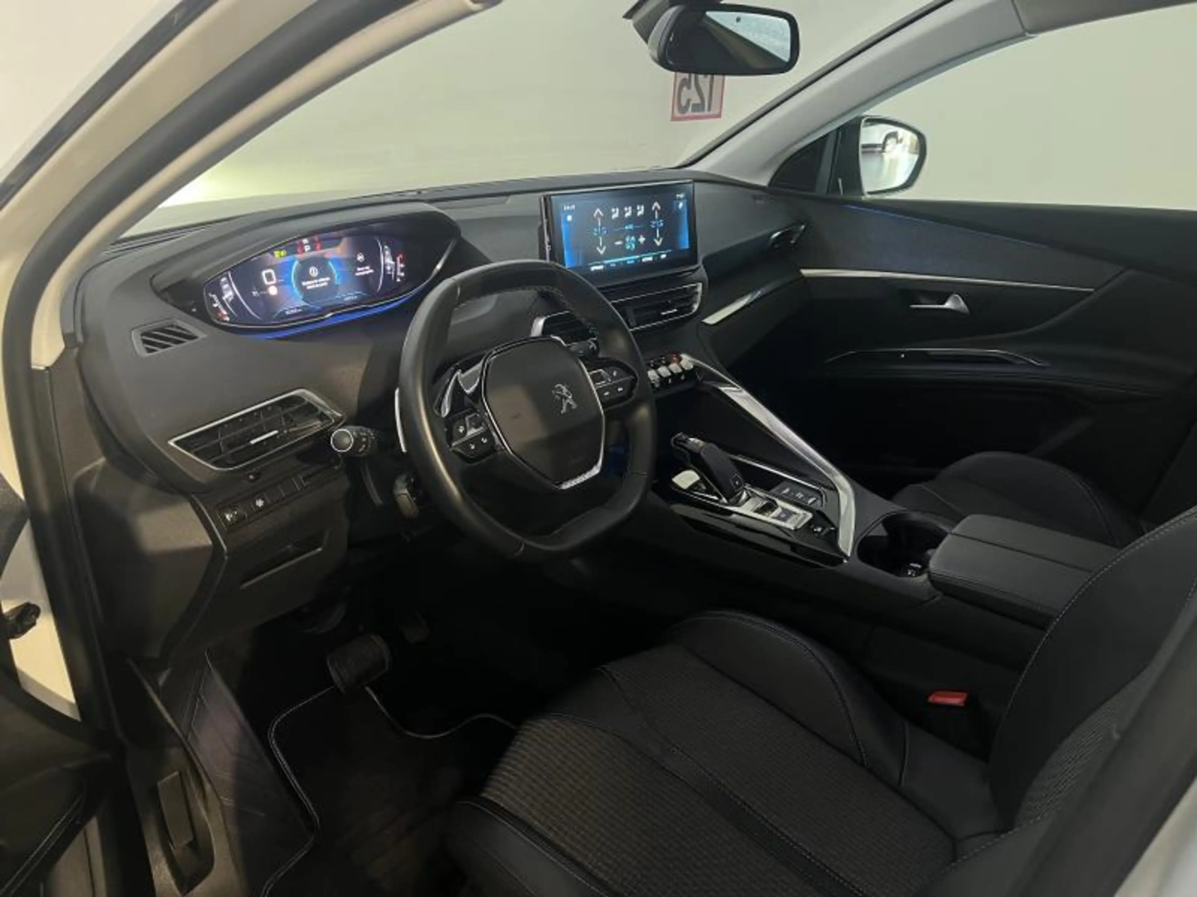 Peugeot 3008 ALLUREPACK — photo 11