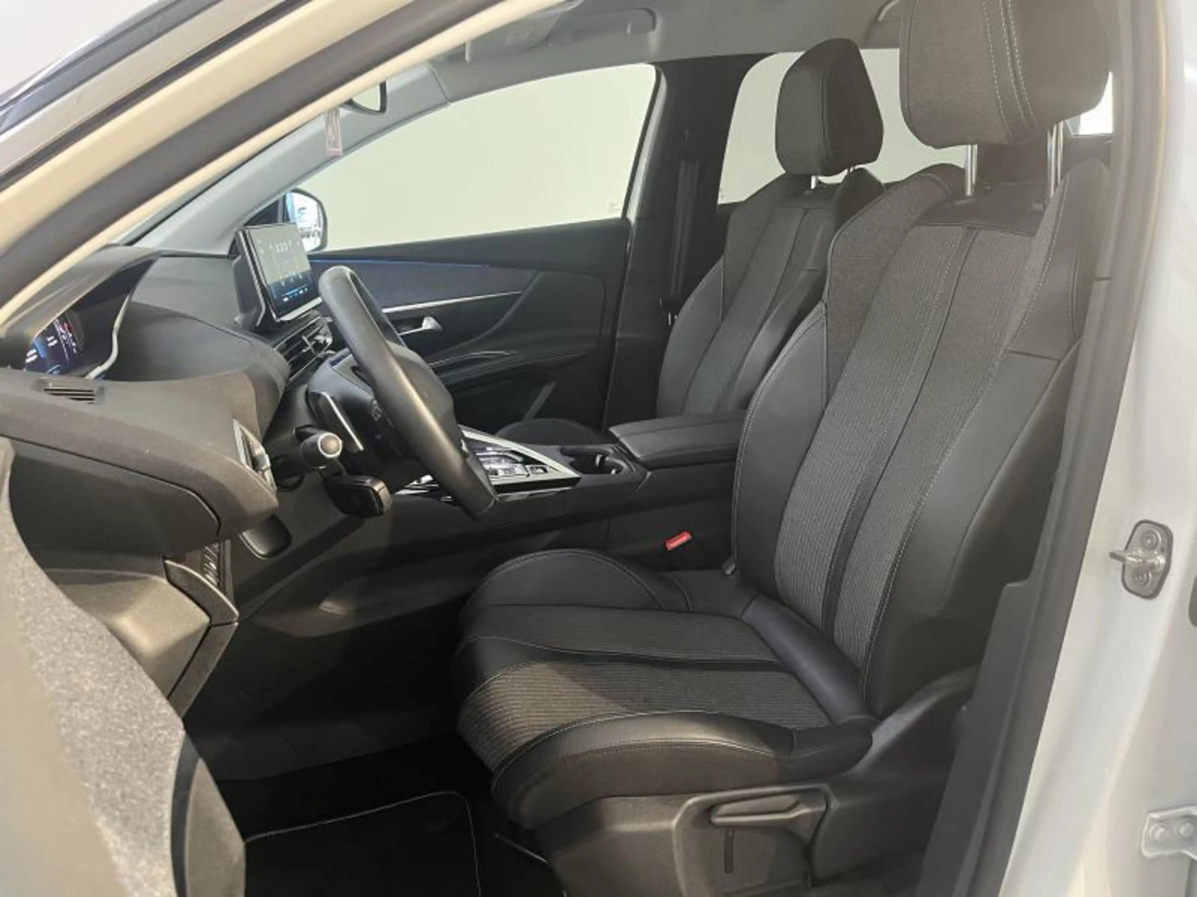 Peugeot 3008 ALLUREPACK — photo 12