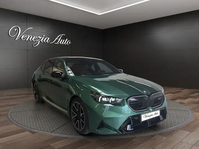 BMW M5 view 10