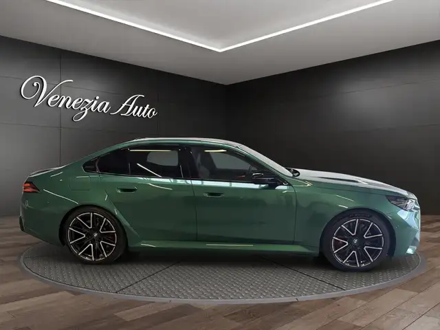 BMW M5 view 9