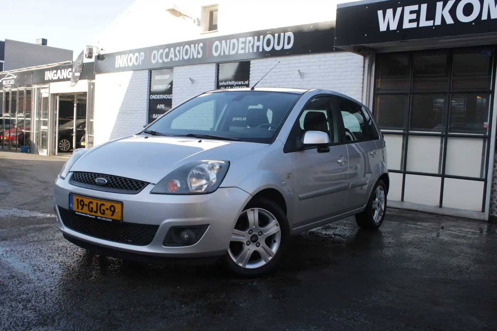 Ford Fiesta 1.3-8V Futura XL / AIRCO / Elektrische ramen / Par Grau - 1