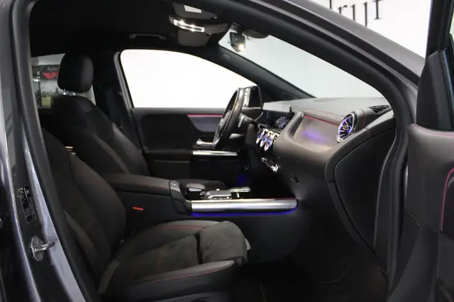 Mercedes-Benz Eqa view 9