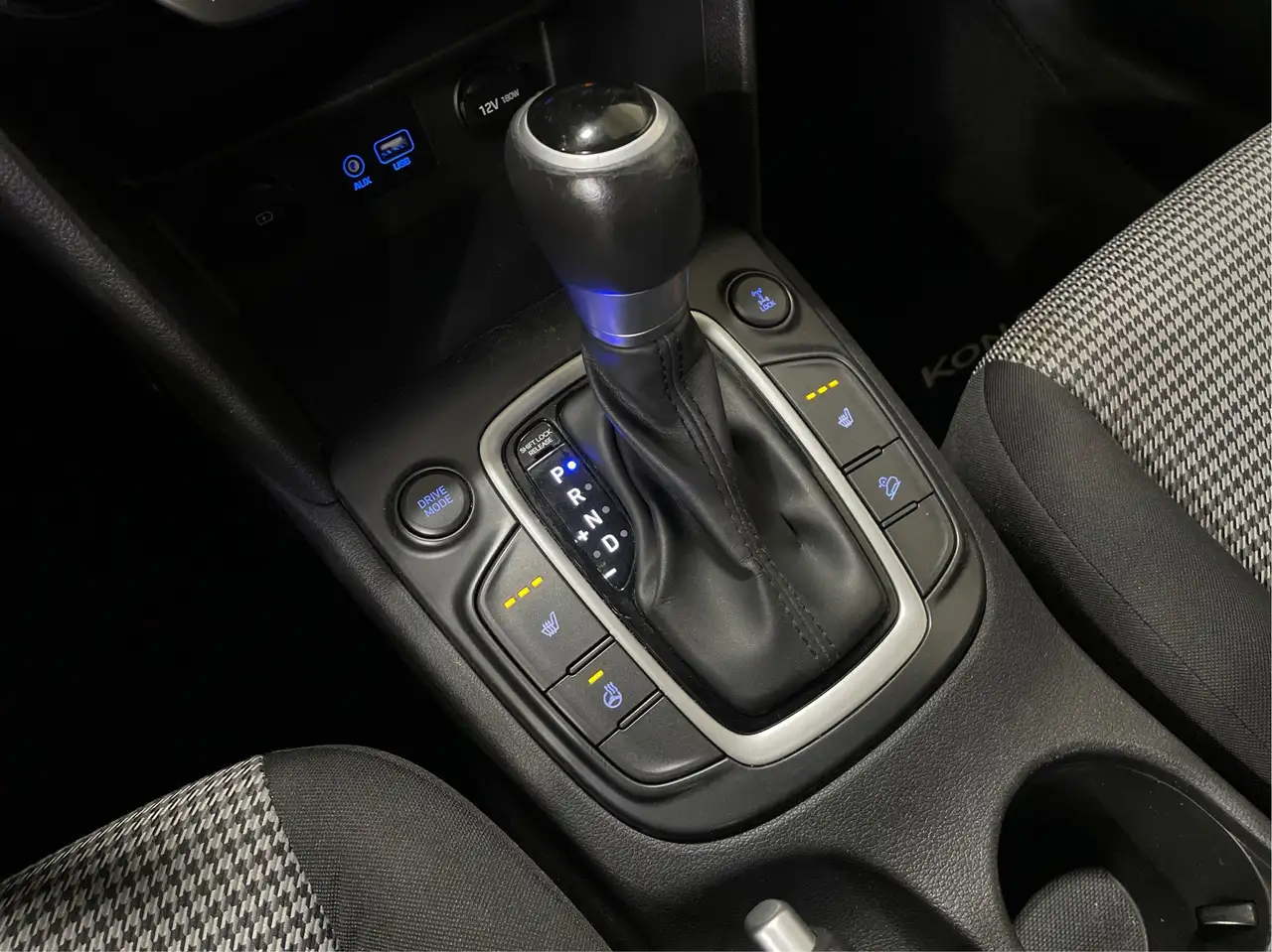 Hyundai KONA снимка Hyundai KONA