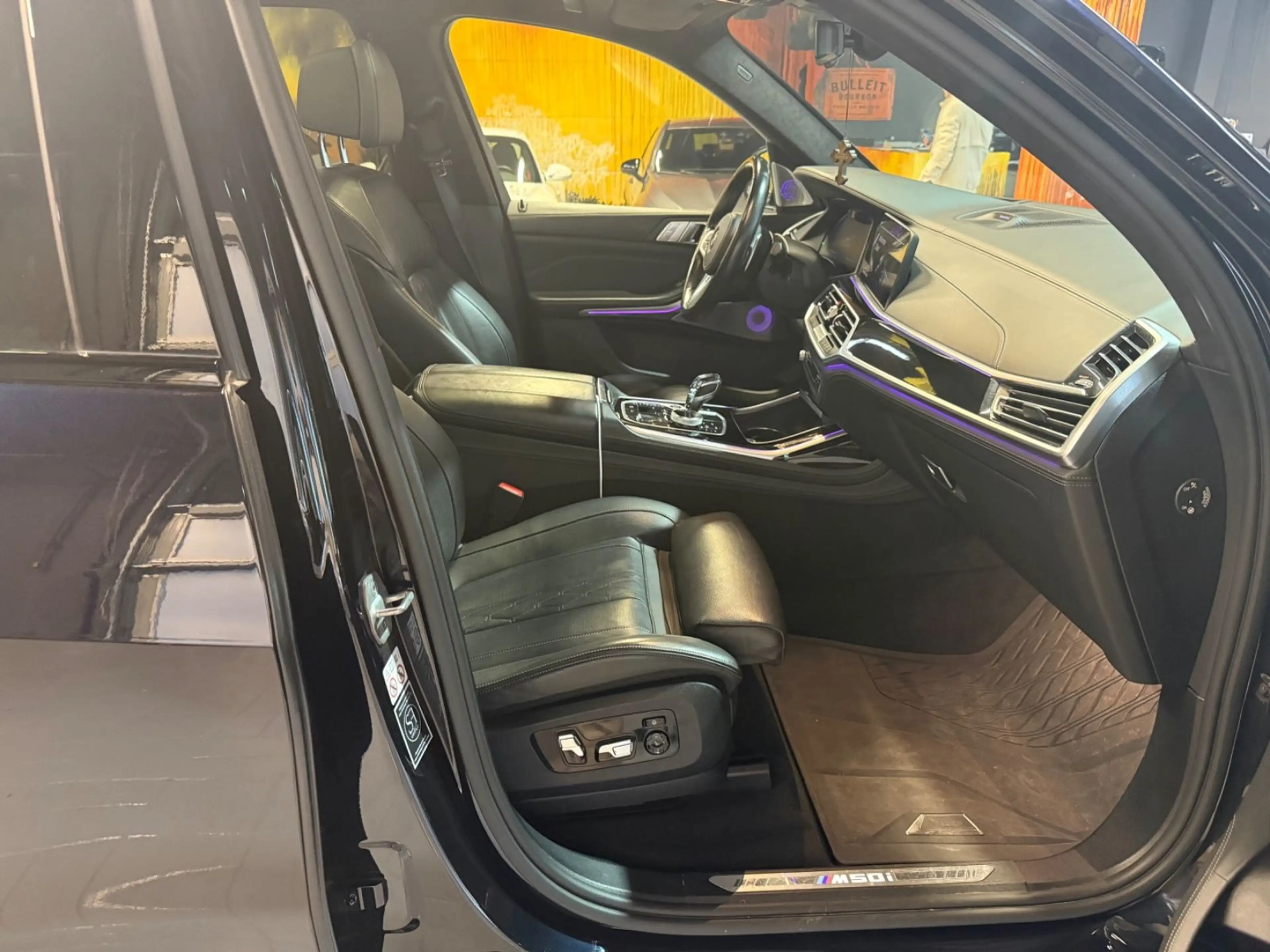 BMW X7 M i LASER~PANORAMA~HEADUP~MASSAGE~B&W~AHK~ — photo 13
