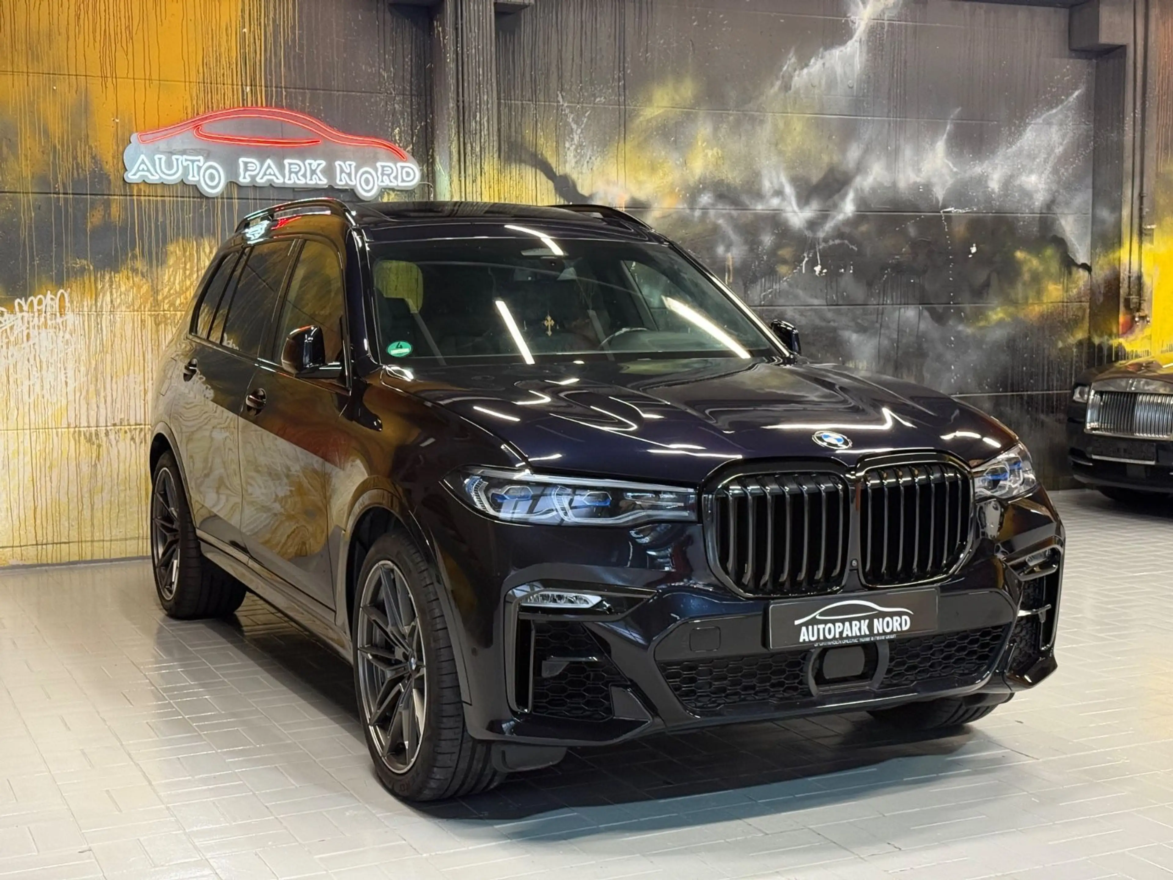 BMW X7 M i LASER~PANORAMA~HEADUP~MASSAGE~B&W~AHK~ — photo 8