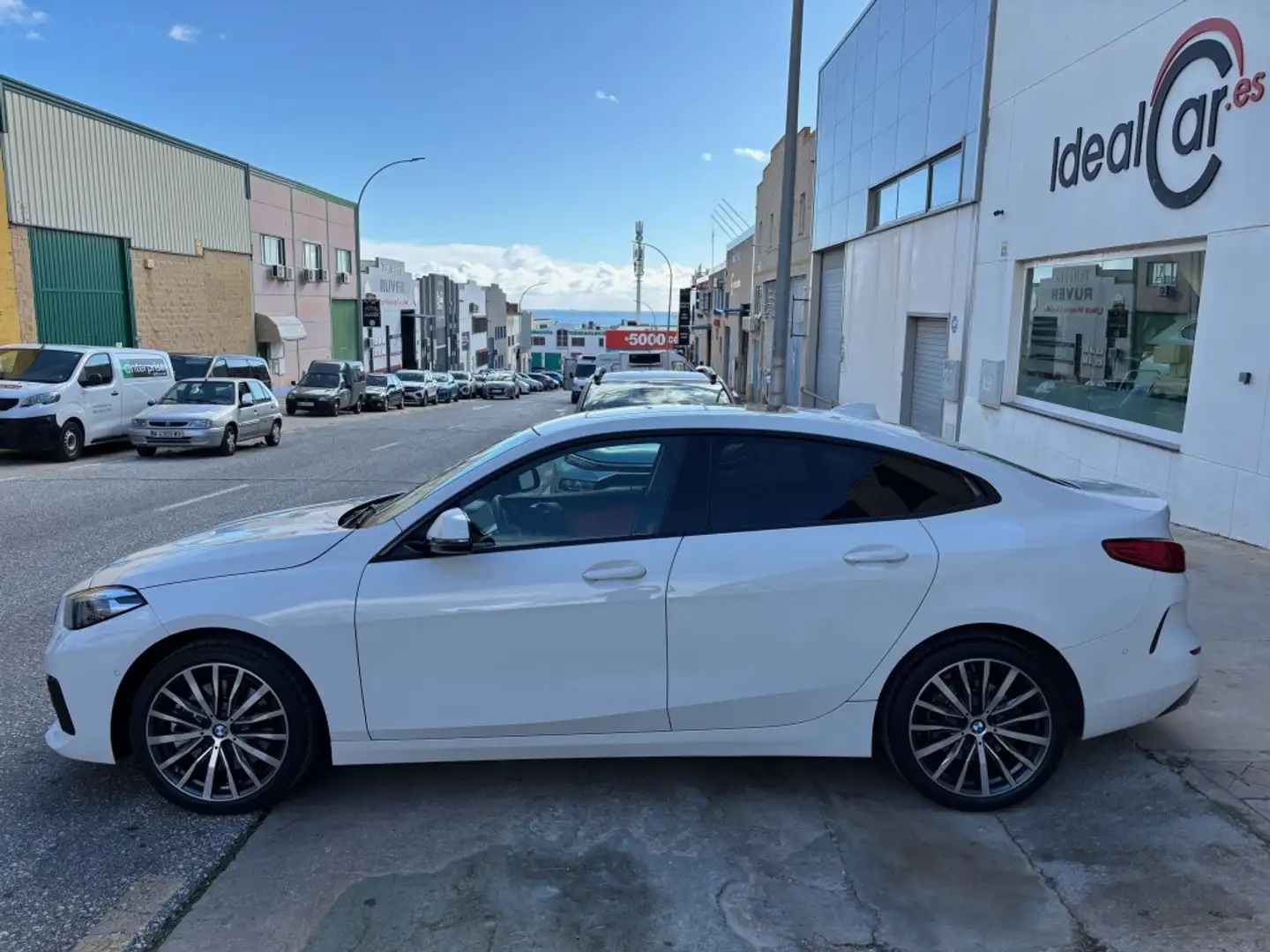 BMW 220 220dA Gran Coupé Sport Weiß - 2