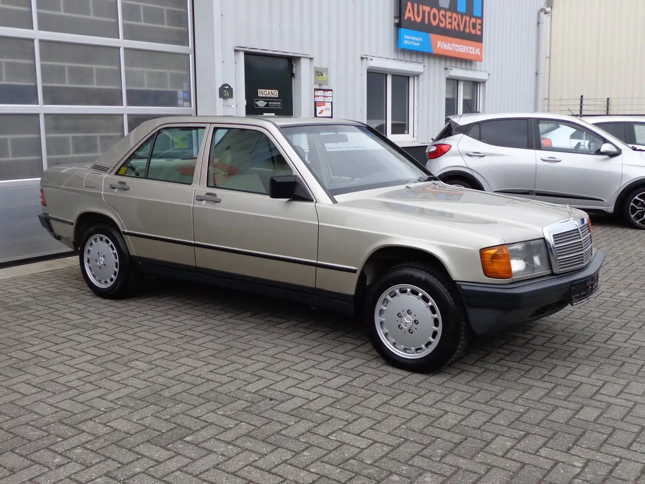 Mercedes-Benz 190 2.0 E Belastingvrij zeer nette auto, foto 6