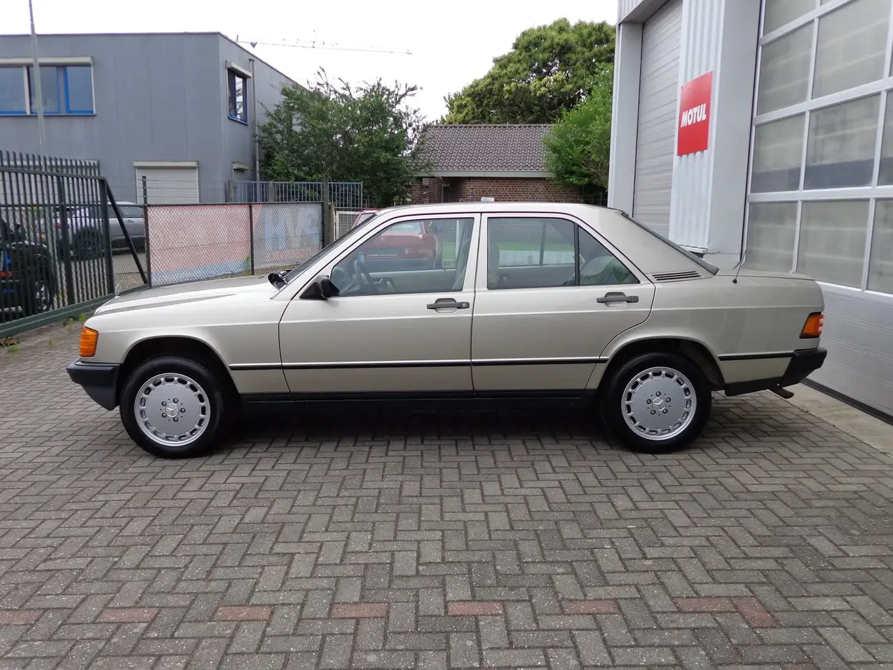 Mercedes-Benz 190 2.0 E Belastingvrij zeer nette auto, foto 3