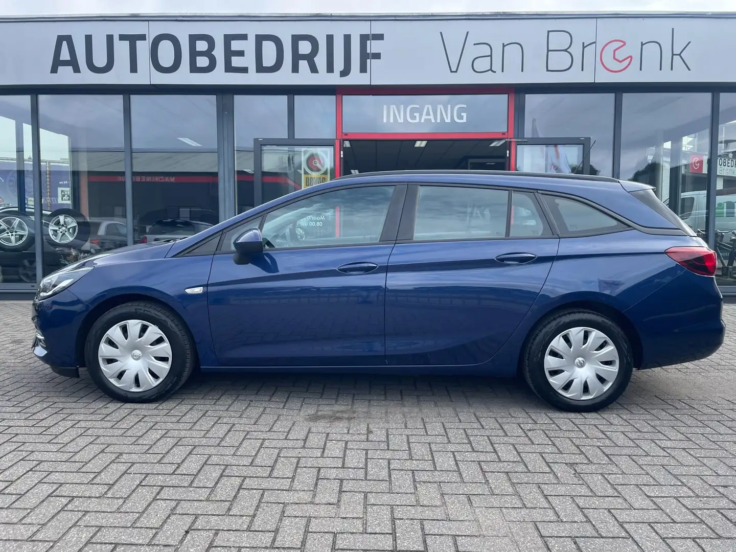 Opel Astra Sports Tourer 1.2 Business Edition | Camera | DAB Blauw - 2