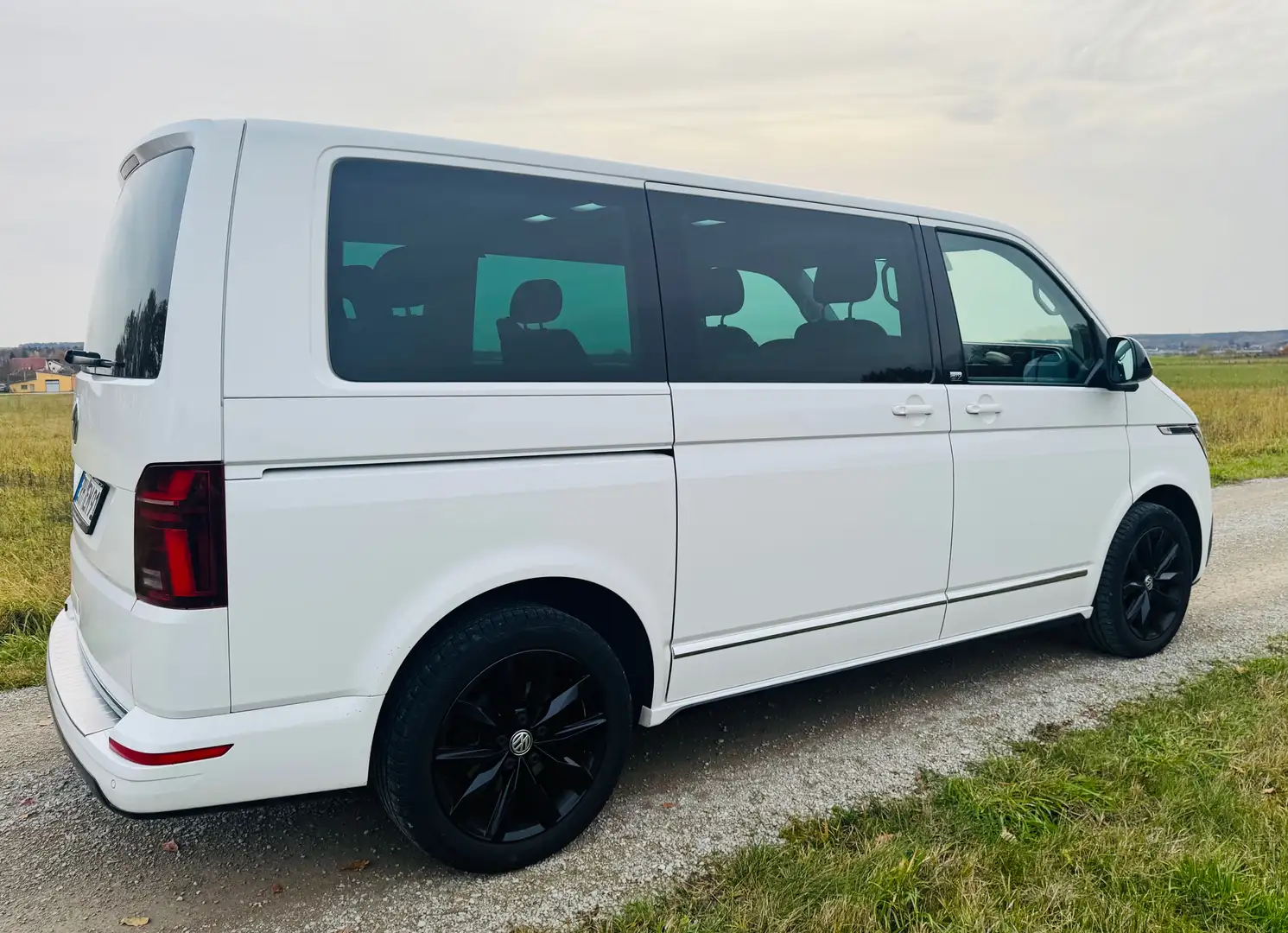 Volkswagen T6 Multivan Weiß - 2