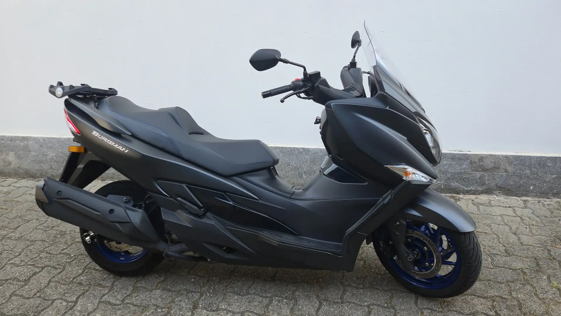 Suzuki Burgman 400 ABS Černá - 2