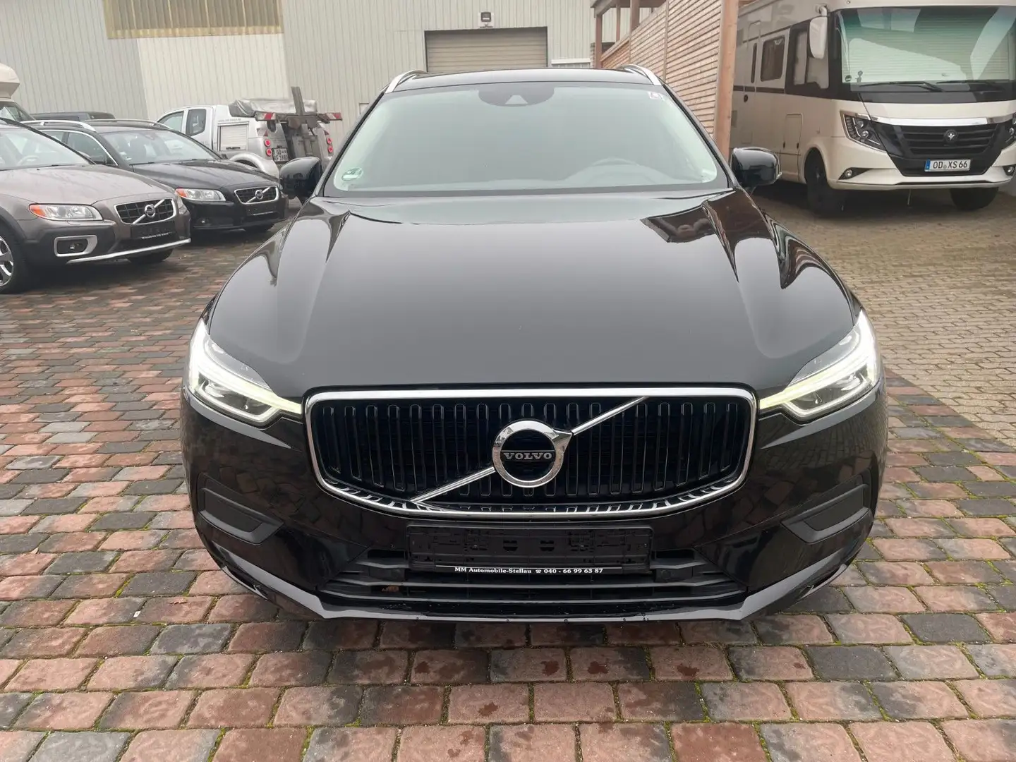 Volvo XC60 D4 Momentum Pro 2WD NAVI,Kamera Schwarz - 2