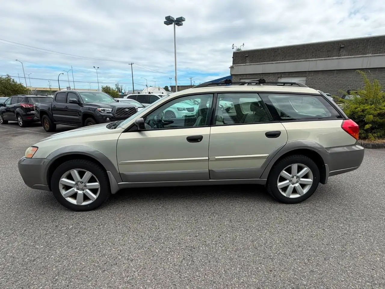 Subaru OUTBACK снимка Subaru OUTBACK
