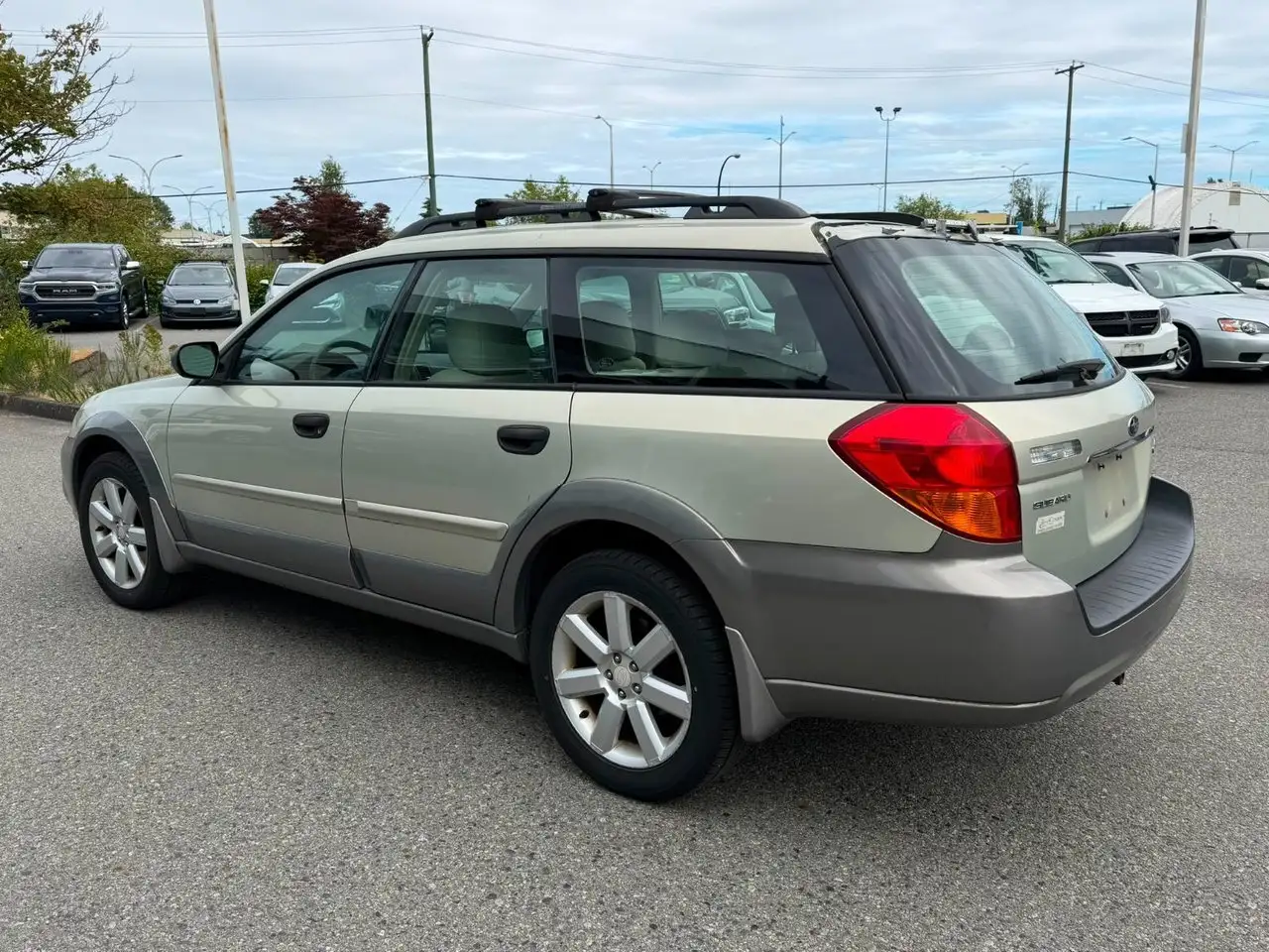 Subaru OUTBACK снимка Subaru OUTBACK
