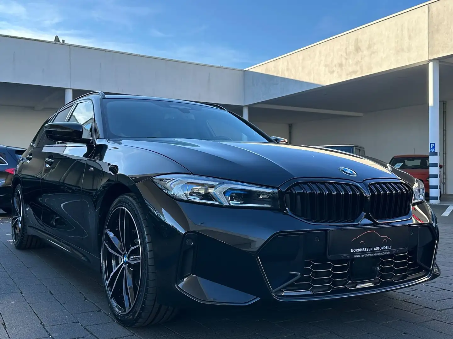 BMW 330 i xDrive Touring M Sport | 360° | HUD | AHK Schwarz - 2