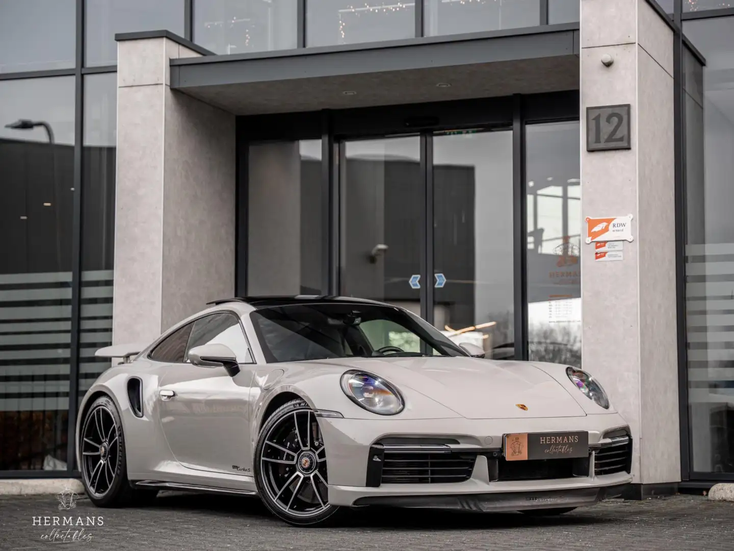 Porsche 992 992 3.8 Turbo S / Org. NL / 1st Owner / BOSE / Lif Grau - 1
