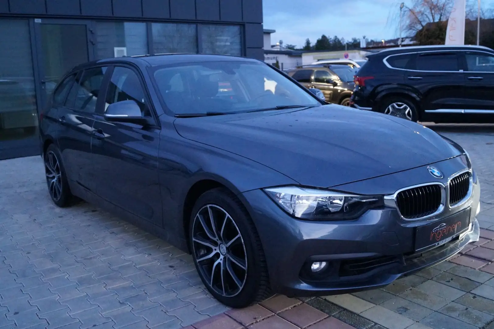 BMW 318 i Touring AUTOMATIK NAVI Euro 6 SHZ Gris - 1