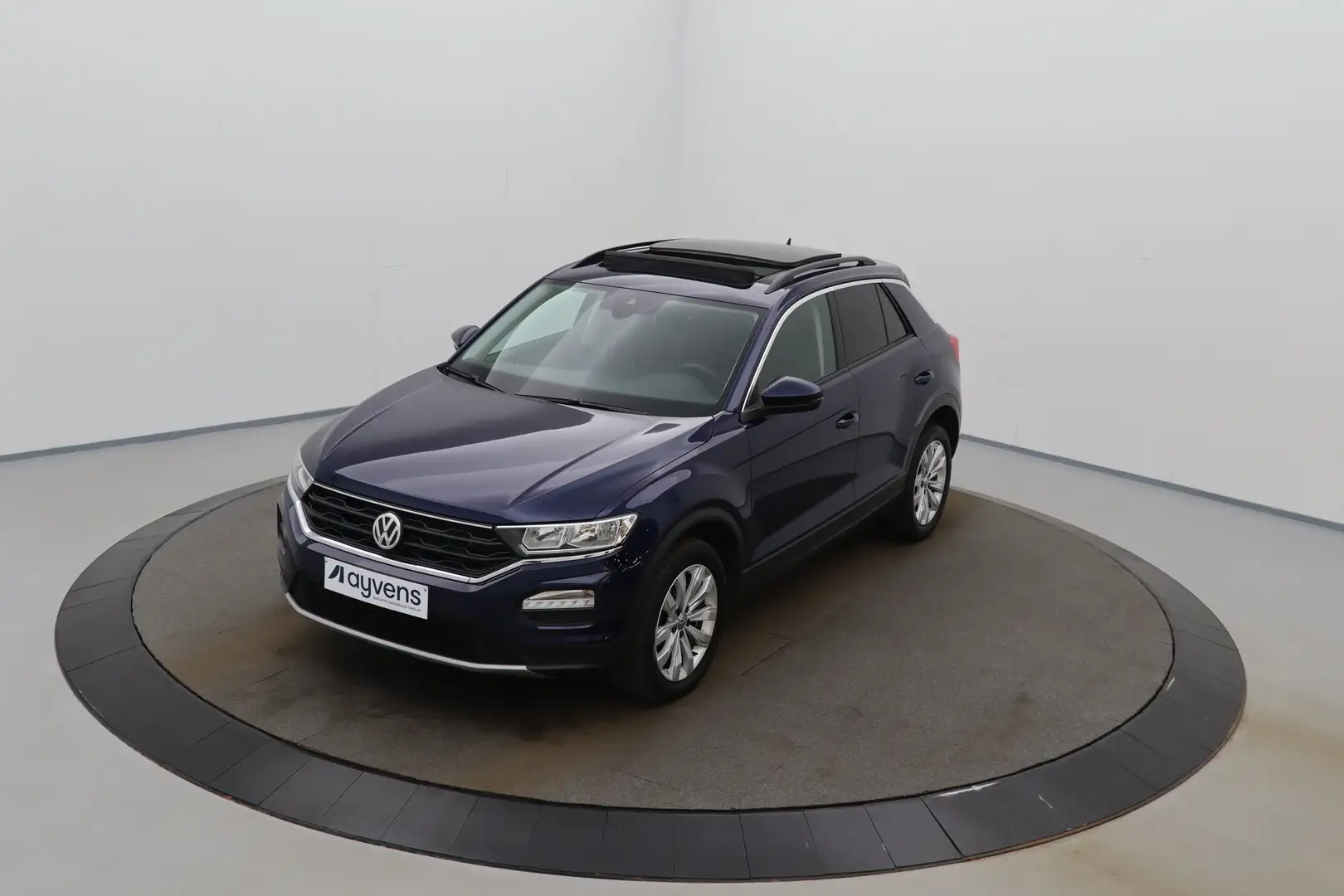 Volkswagen T-Roc 1.6 TDi SCR Style Premium GPS PDC CAM Pano Verw. Z Bleu - 1