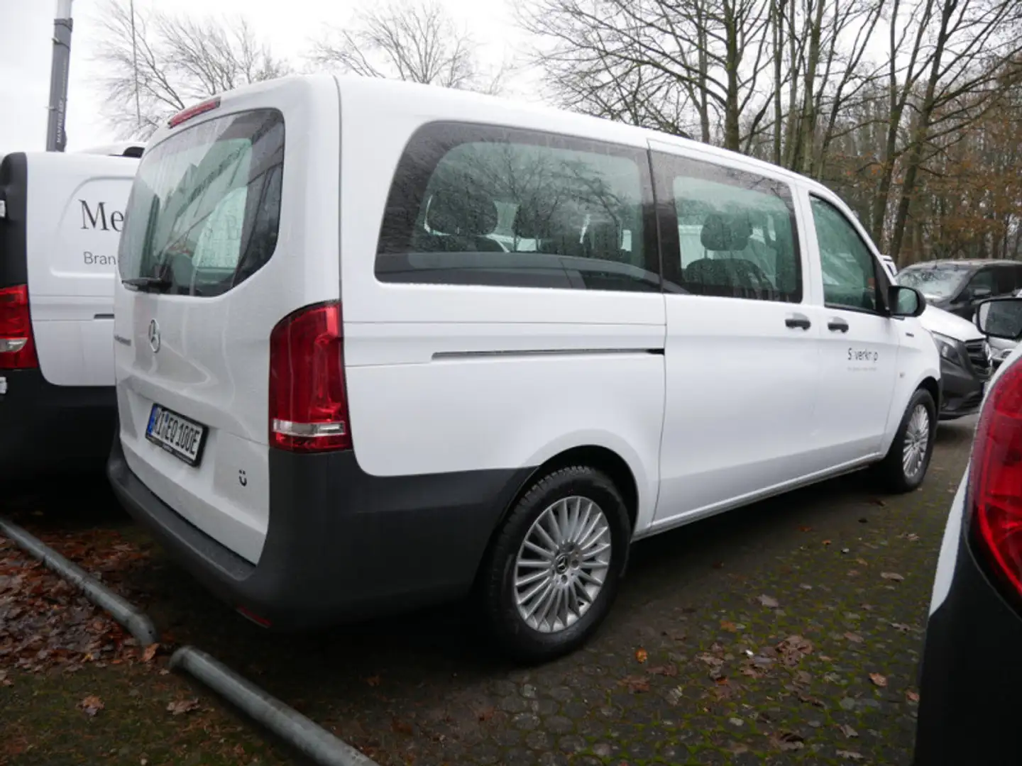 Mercedes-Benz Vito e 129 Tourer Pro Lang LED SHZ Kamera Tempomat Klim Weiß - 2