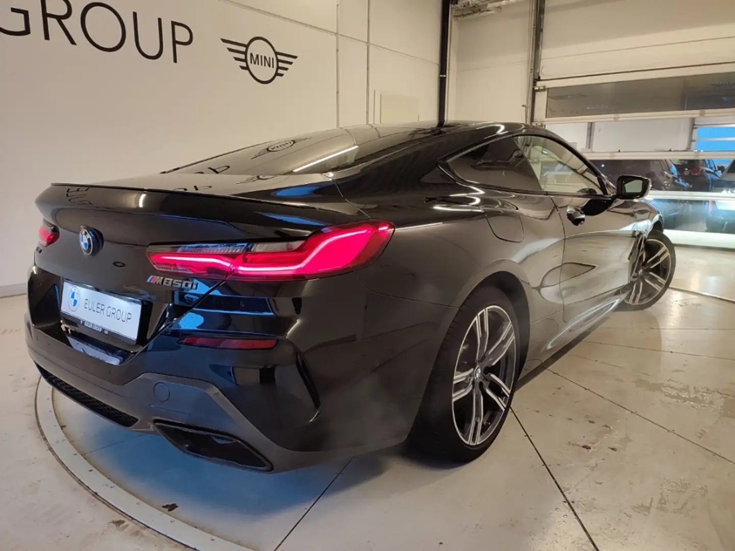 BMW M850 i xDrive Coupe LiveCockProf H/K Parkass+ crna - 2