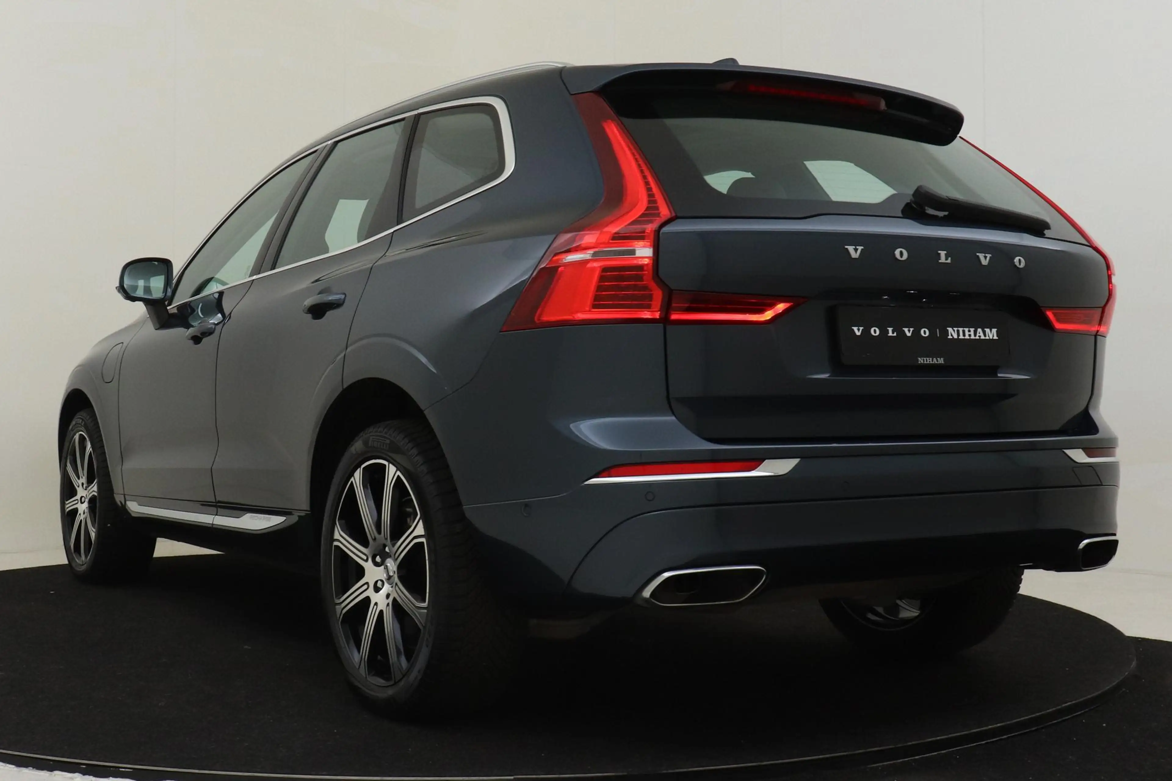 Volvo XC60 T6 RECHARGE AWD INSCRIPTION -PANO.DAK|HARMAN/KARDO — photo 5