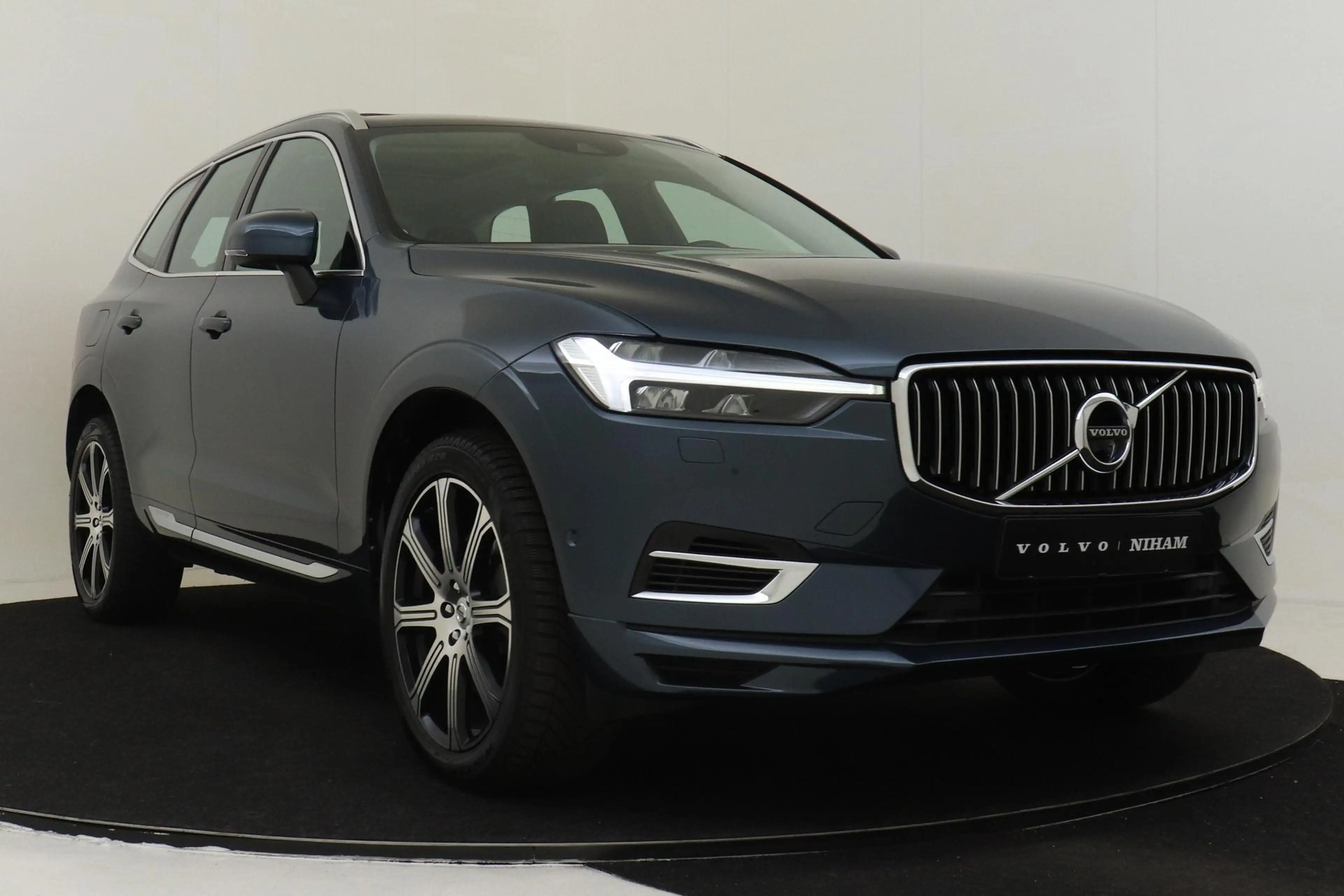 Volvo XC60 T6 RECHARGE AWD INSCRIPTION -PANO.DAK|HARMAN/KARDO — photo 11