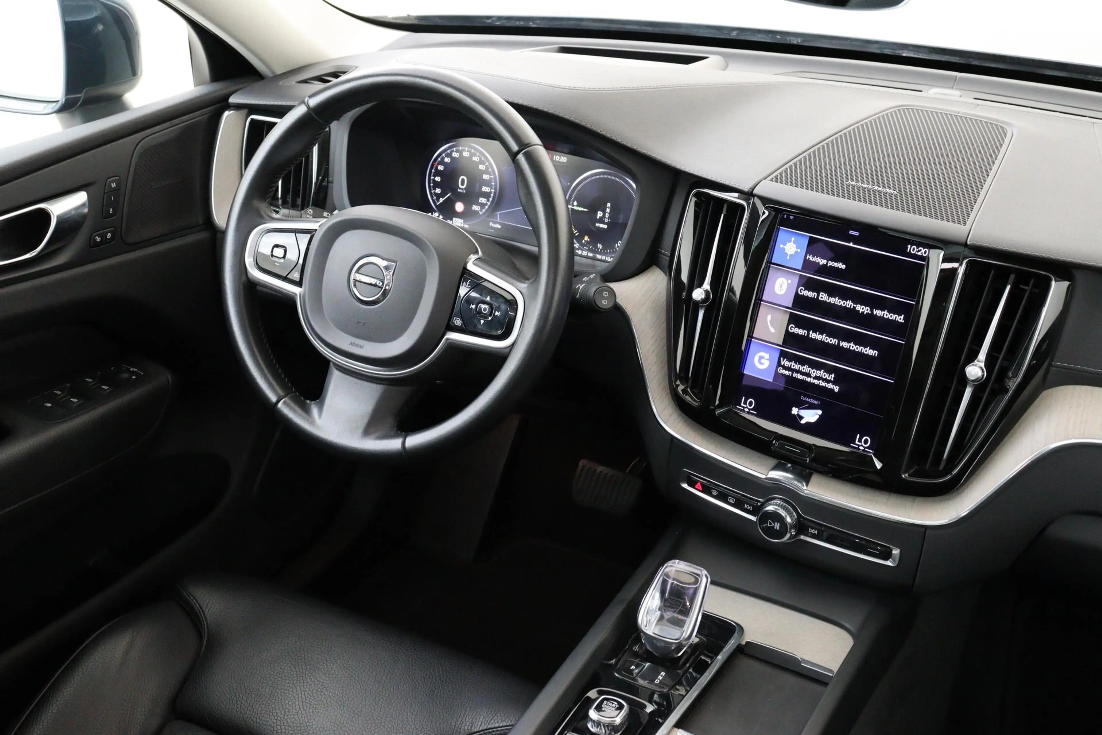 Volvo XC60 T6 RECHARGE AWD INSCRIPTION -PANO.DAK|HARMAN/KARDO — photo 6
