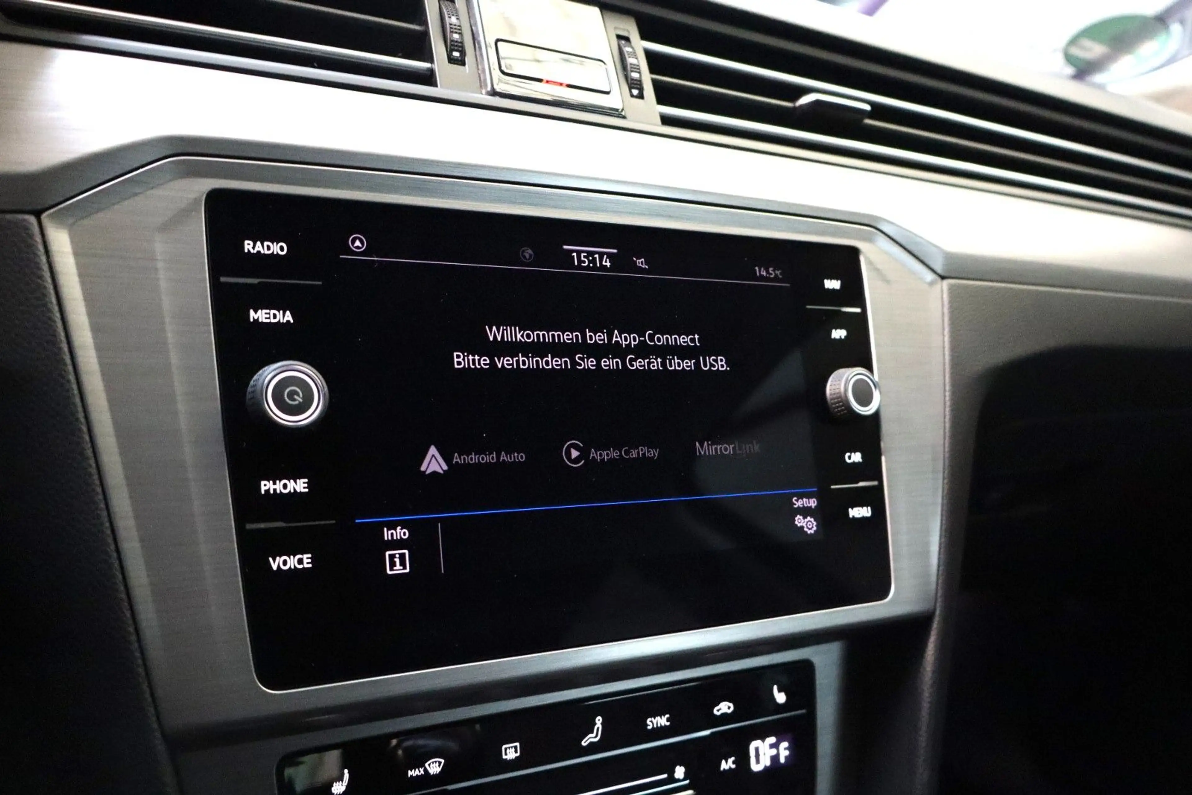 Volkswagen Passat Variant 2,0 TDI Conceptline DAB CarPlay — photo 11