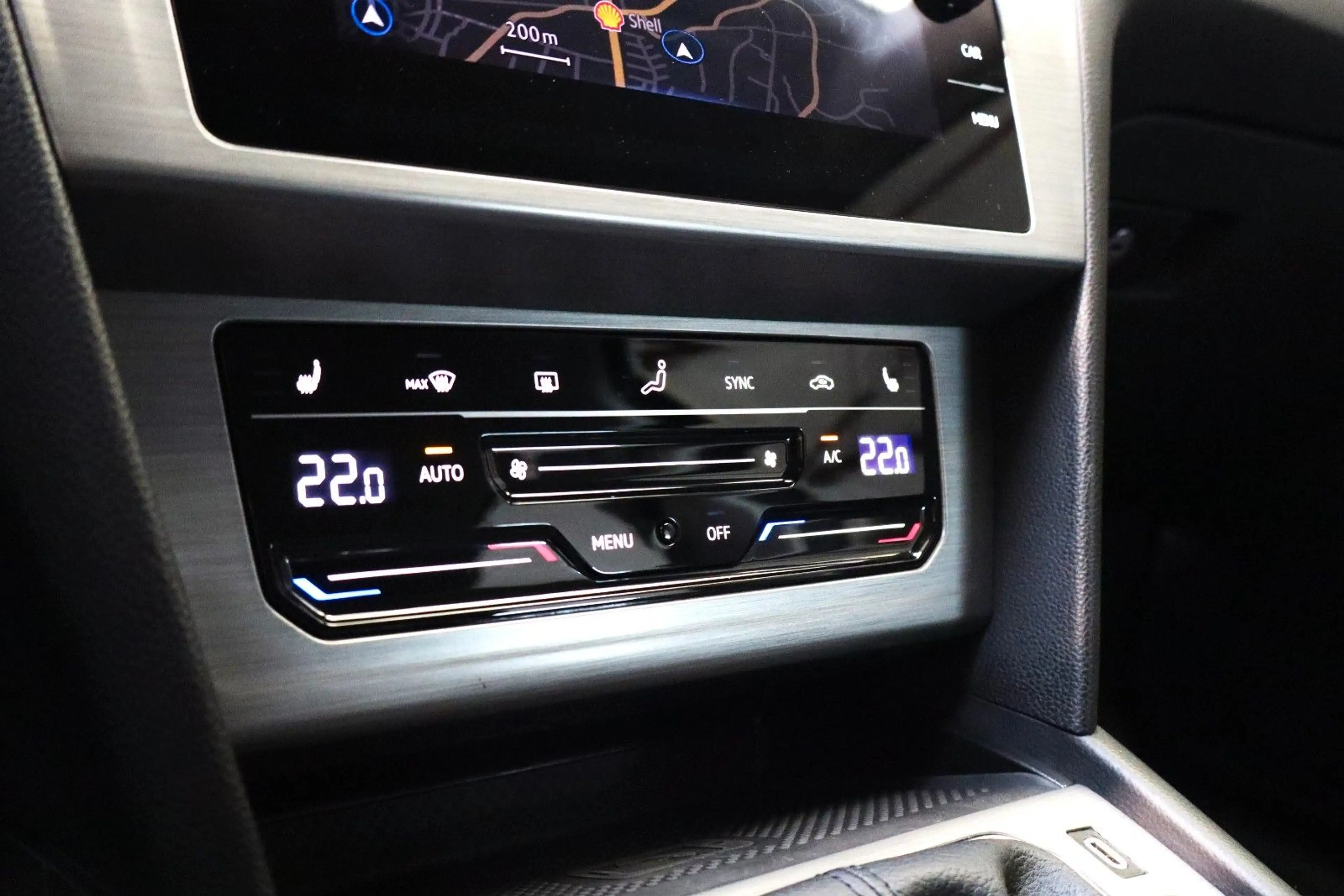 Volkswagen Passat Variant 2,0 TDI Conceptline DAB CarPlay — photo 12